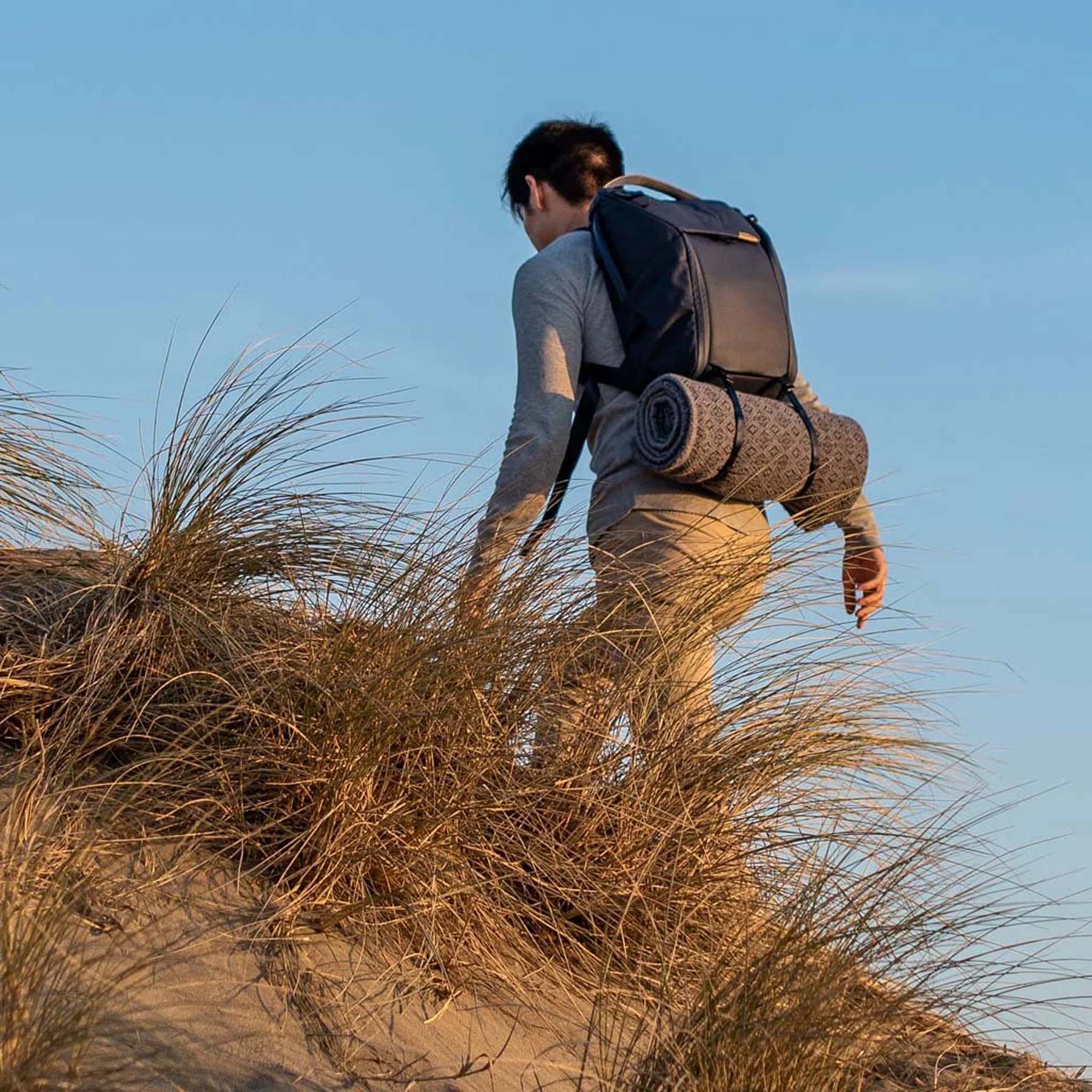 Peak Design Everyday Backpack 30L - Durable Camera & Travel Backpack for Photographers & Commuters - Perfect for Work, Hiking & Daily Use