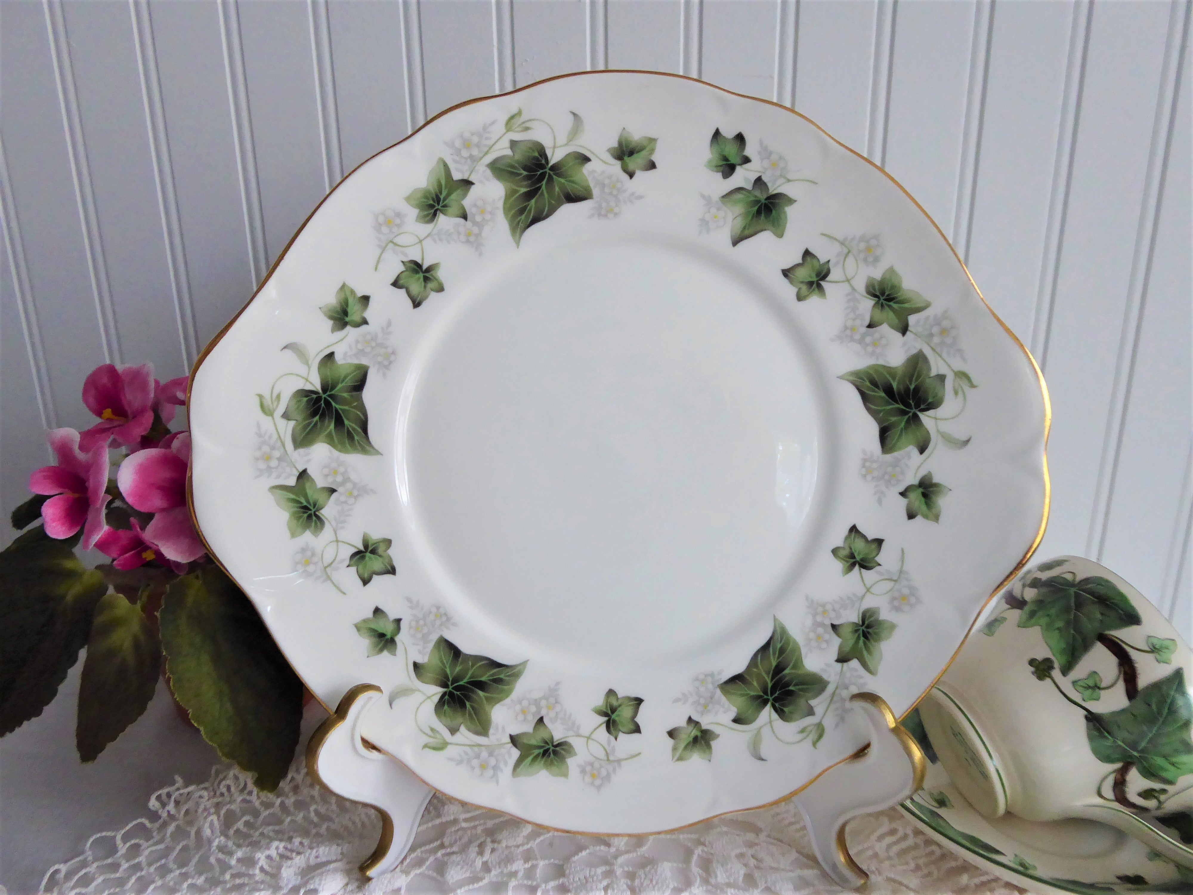 Vintage 1970s Duchess Ivy England Bone China Cake Serving Plate with Green Leaves - Elegant Tea Party, Wedding, and Dessert Display