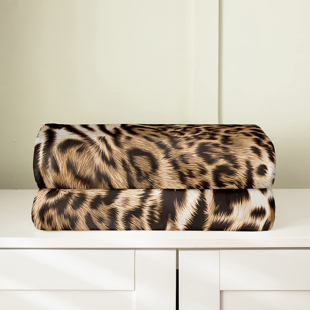 Leopard Print Fleece Throw Blanket - All Season Soft Microfiber Plush Blanket for Kids, Boys & Girls - Safari Cheetah Animal Pattern Twin Size 60