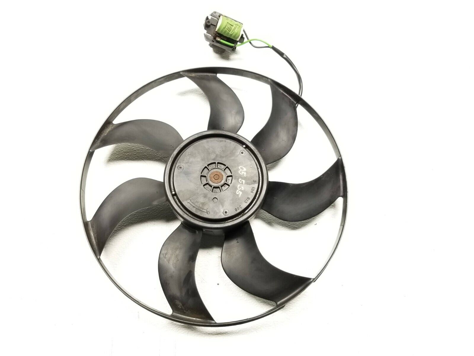 BMW E46 325xi Sedan Radiator Cooling Fan Motor OEM Replacement - Compatible with 125k Miles Models - Perfect for Engine Cooling System Repair & Maintenance