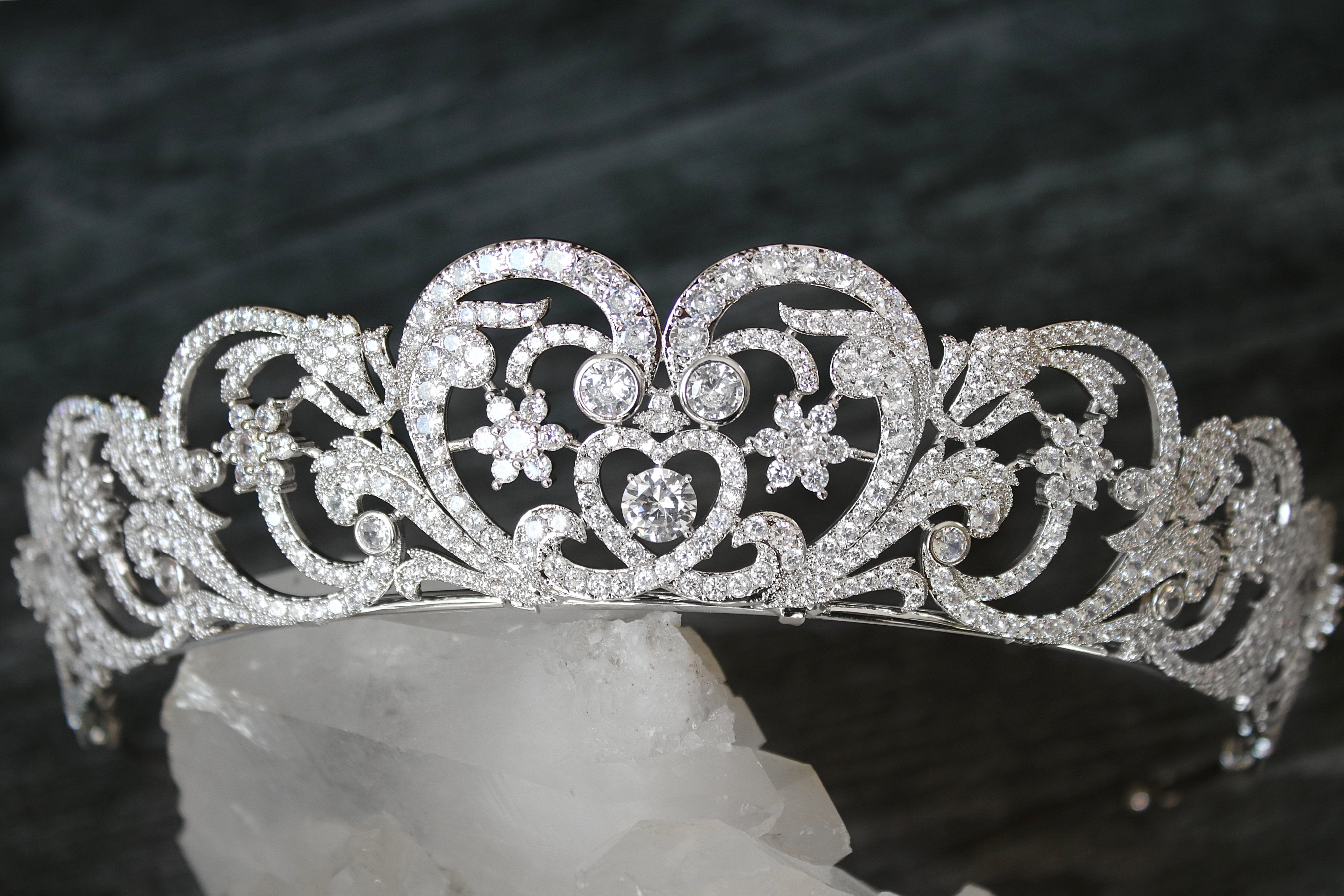 Diana Princess of Wales Royal Bridal Tiara Crown - Vintage Inspired Wedding Headpiece for Brides, Princess Costume & Special Occasions