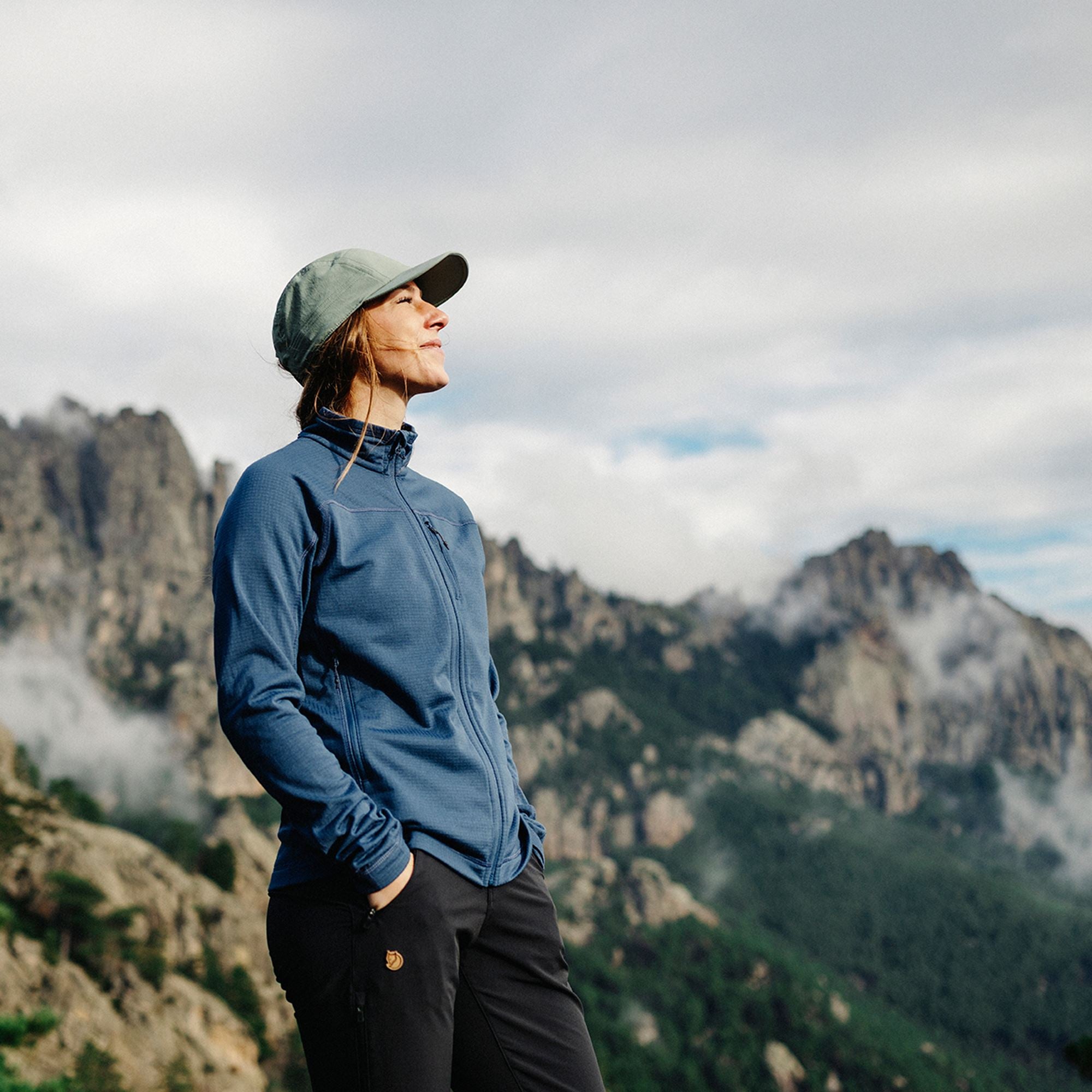 Abisko Lite Fleece Jacket for Women - Lightweight Warm Winter Jacket, Windproof Outdoor Fleece Coat - Perfect for Hiking, Camping & Cold Weather Activities
