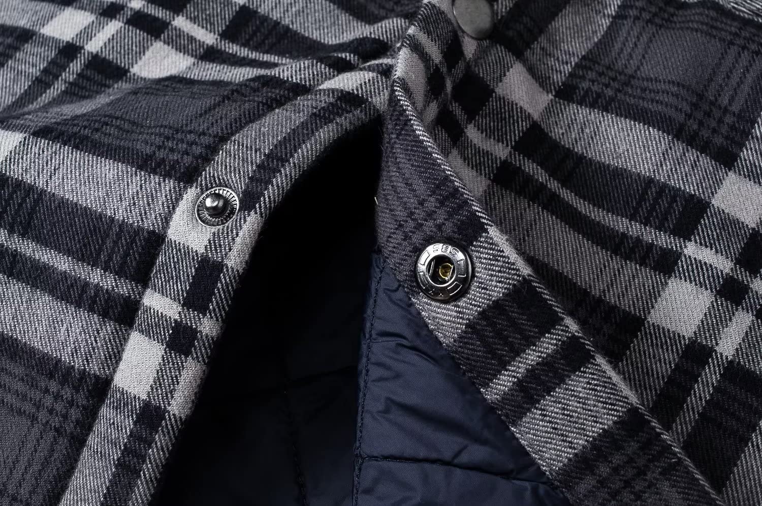 MAGCOMSEN Men's Flannel Check Pattern Hooded Sweatshirt - Quilted Lined Winter Jacket with 5 Pockets for Outdoor Activities & Casual Wear