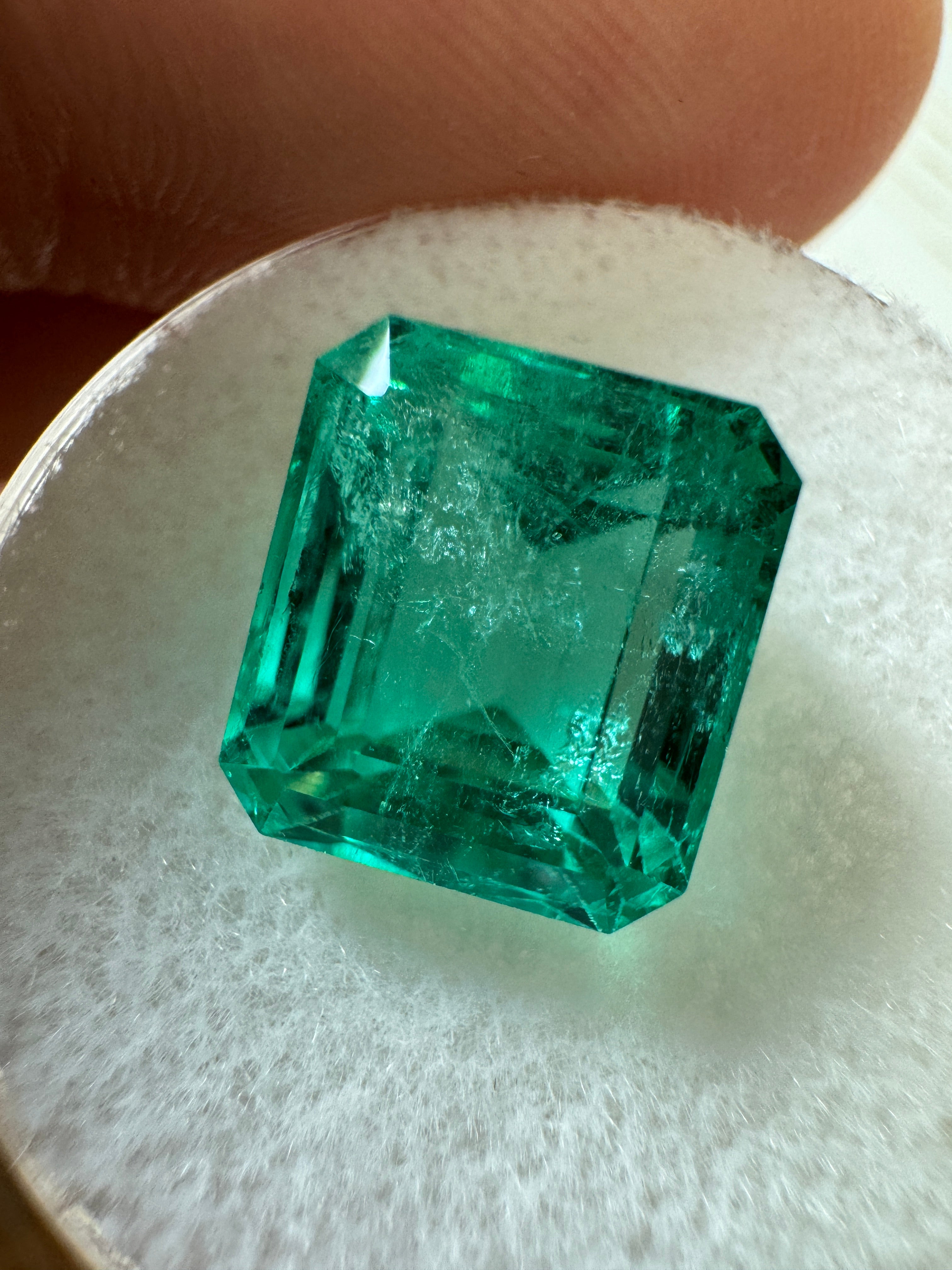 5.98 Carat 10x9mm AAA Colombian Emerald - Natural Loose Green Emerald Cut Gemstone for Jewelry Making, Engagement Rings & Fine Collections