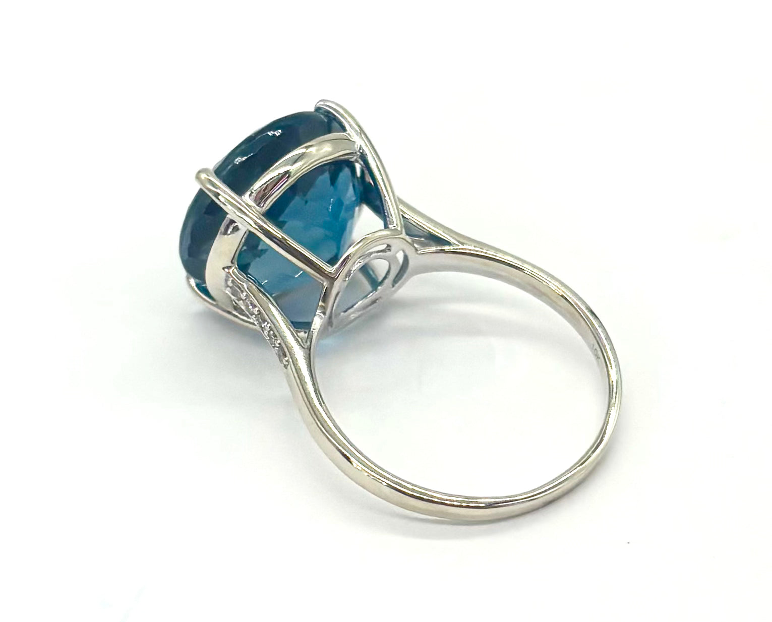 10K White Gold London Blue Topaz Ring for Women – Elegant Solitaire Birthstone Jewelry Gift for Engagement, Anniversary & Special Occasions