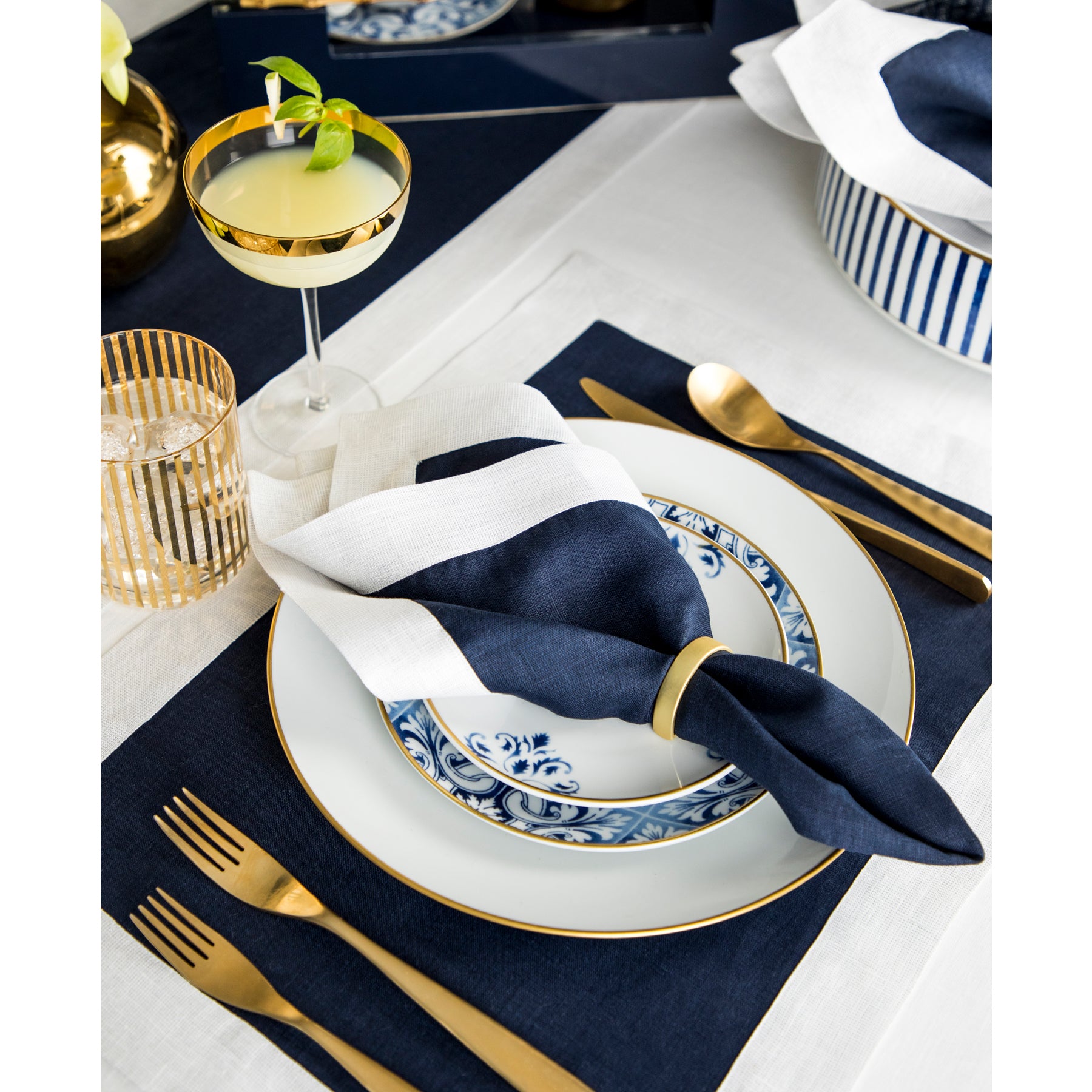 Festive Edge Placemats Set of 4 - Elegant Holiday Table Decor for Christmas, Thanksgiving & Dinner Parties - Waterproof & Washable Round Place Mats