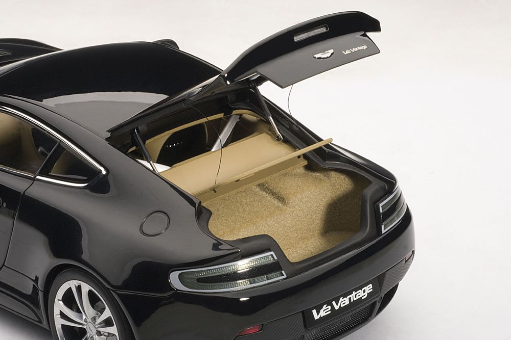 AUTOart 1:18 Scale 2010 Aston Martin V12 Vantage Diecast Model Car - Black - Collectible Display & Racing Enthusiast Gift
