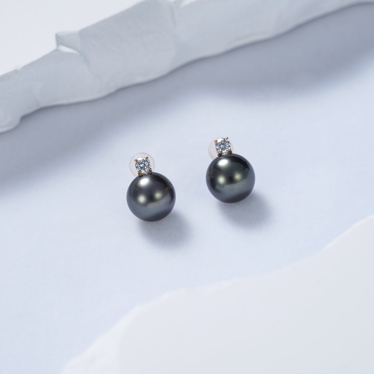 18K Gold Tahitian Pearl Earrings for Women - Luxury Black Pearl Stud Earrings - Perfect for Weddings, Parties & Special Occasions - KE00169