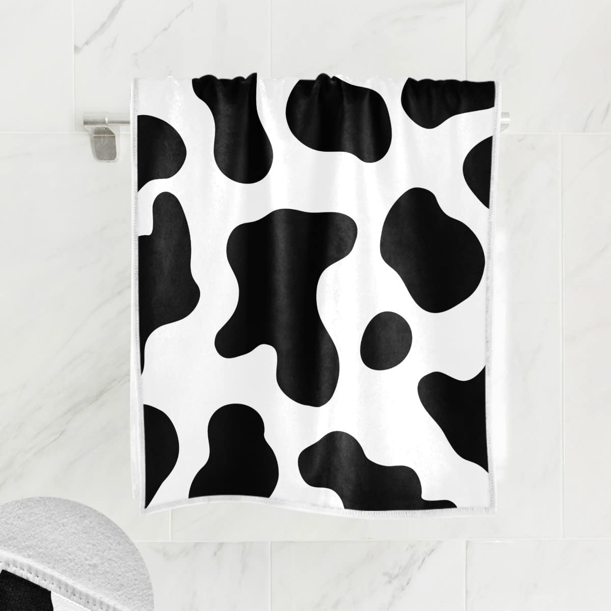 Wamika Cute Cow Print Hand Towel & Bath Towel Set - Rustic Farmhouse Style Highly Absorbent Kitchen, Bathroom & Gym Towels - Perfect for Country Home Decor, Spa Day & Workout Essentials