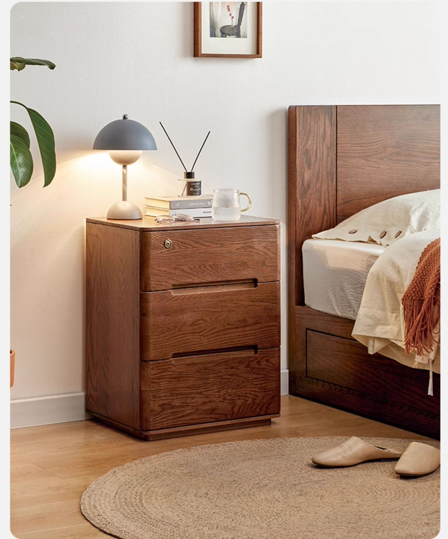 Solid Oak Wood Nightstand with Lock - Stylish and Secure Bedside Table for Bedroom Decor