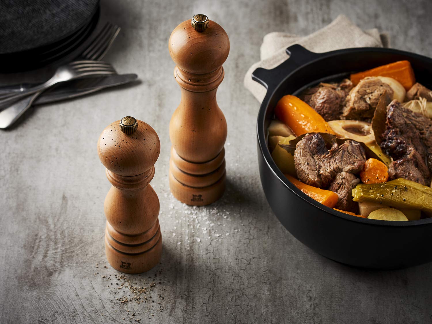 Peugeot Oleron Manual Salt Grinder - Adjustable Transparent Acrylic & Beechwood Mill - 5.5 Inch Chocolate Brown - Perfect for Kitchen, Dining Table & Gourmet Cooking