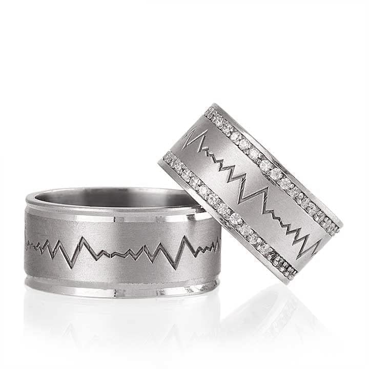 Heartbeat Matching Wedding Rings Set for Couples - 925 Sterling Silver Band with Cubic Zirconia, Personalized Engraved Promise Rings - Perfect for Anniversaries, Engagements & Romantic Gifts