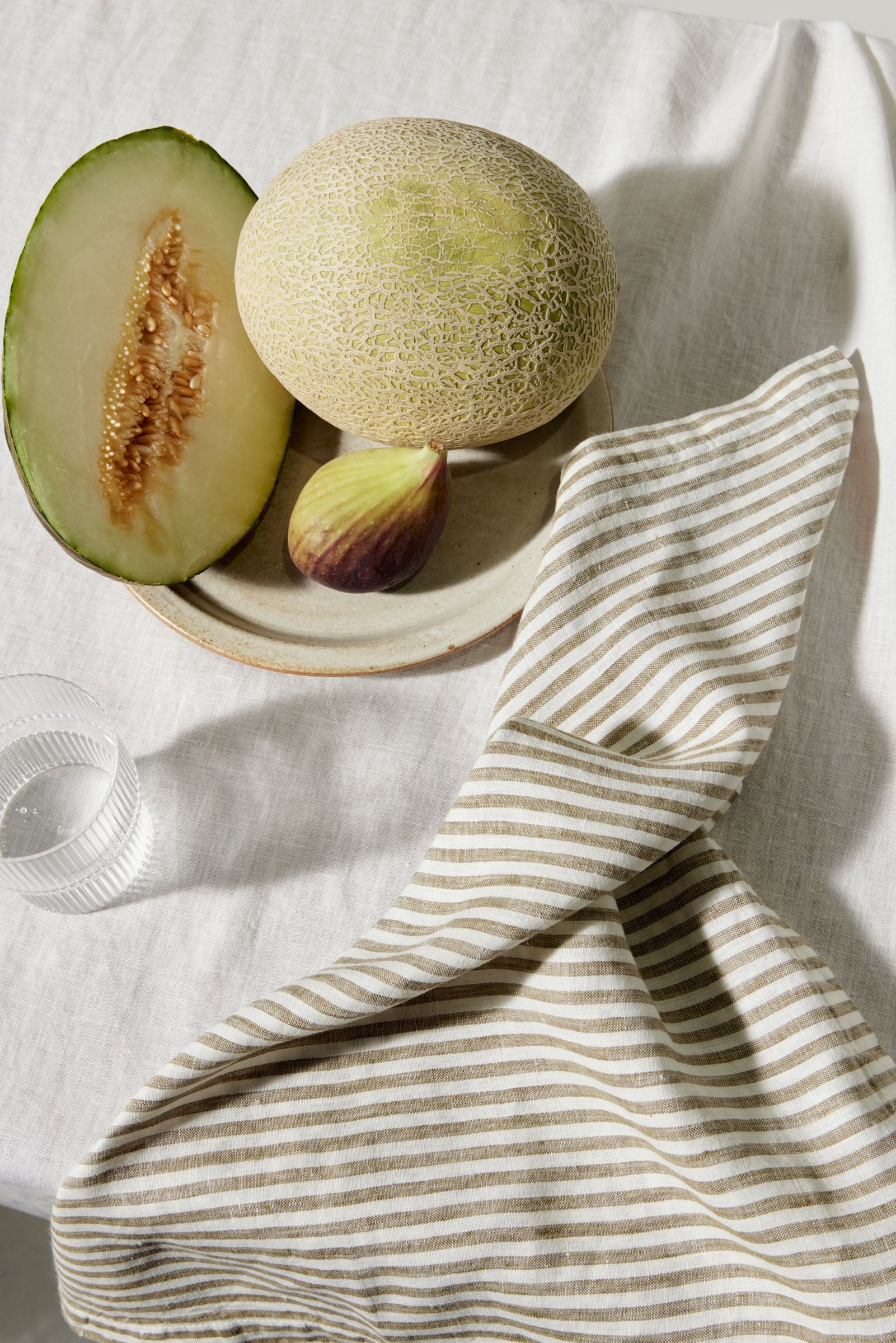 Premium White Linen Tablecloth - 100% Natural Fabric for Dining, Weddings & Home Decor - Elegant & Breathable Table Cover for Everyday Use & Special Occasions