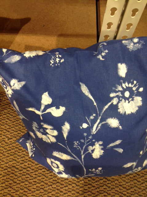 18 Inch Blue & White Floral Pillow - Soft & Comfortable Decorative Throw Pillow for Sofa, Bed, Couch - Perfect for Home Decor, Living Room & Bedroom