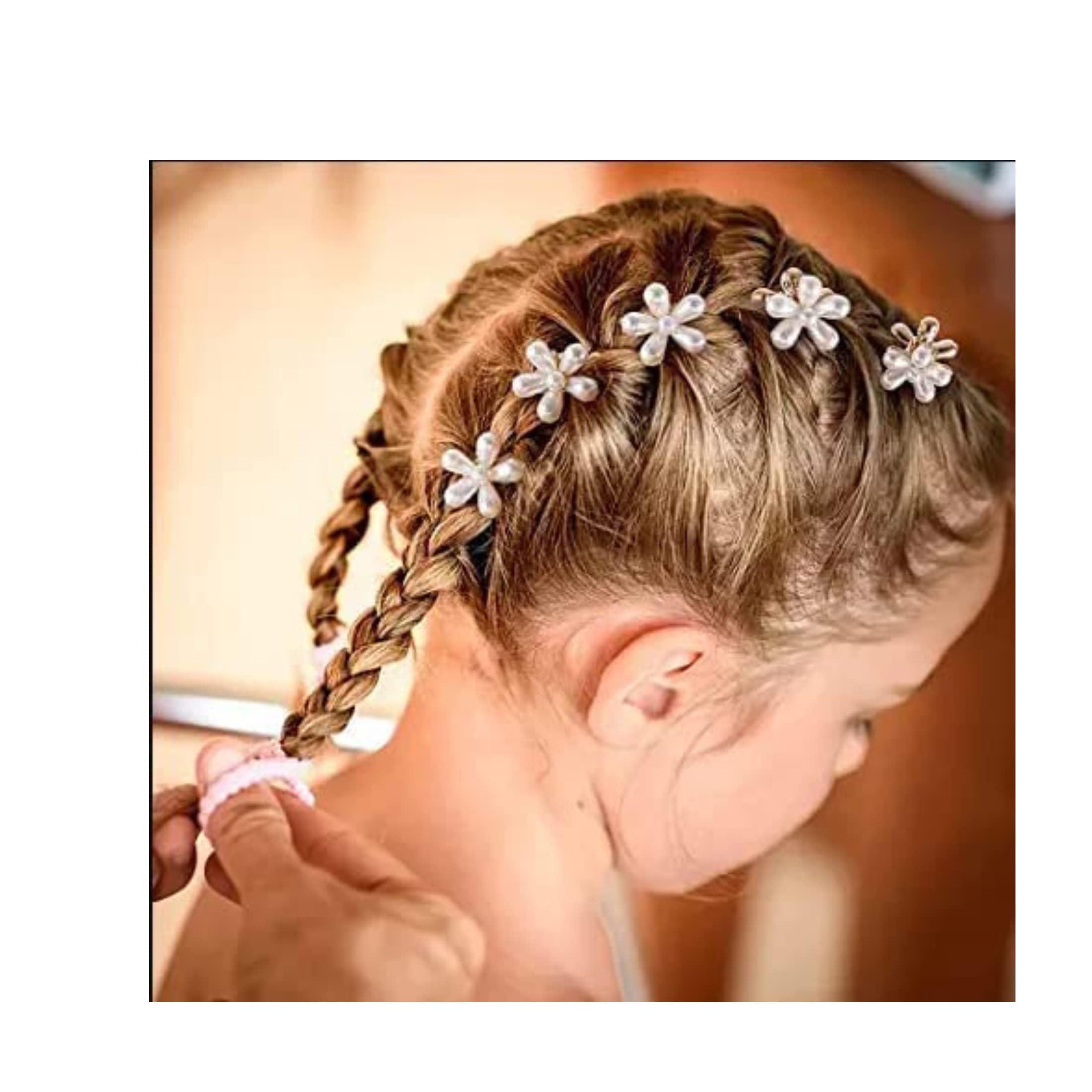 PANCIKAA ® 4Pcs Small Pearl Hair Claw Clips - Retro Daisy Flower Hair Clips with Sweet Artificial Bangs - Elegant Hair Accessories for Women & Girls - Perfect for Parties, Weddings & Everyday Styling