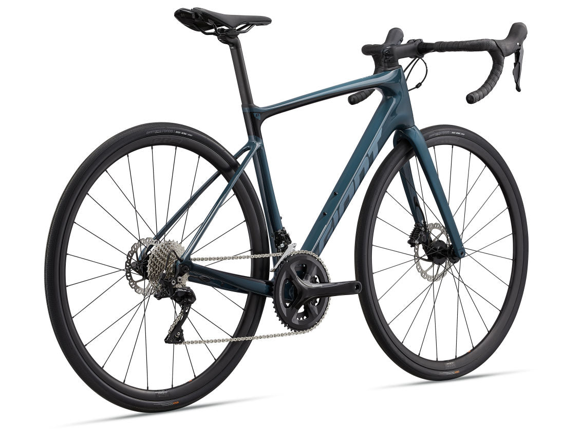 Giant Defy Advanced 2 Carbon Road Bike - Lightweight Endurance Bicycle for Men & Women - Perfect for Long-Distance Cycling, Commuting, and Fitness Training