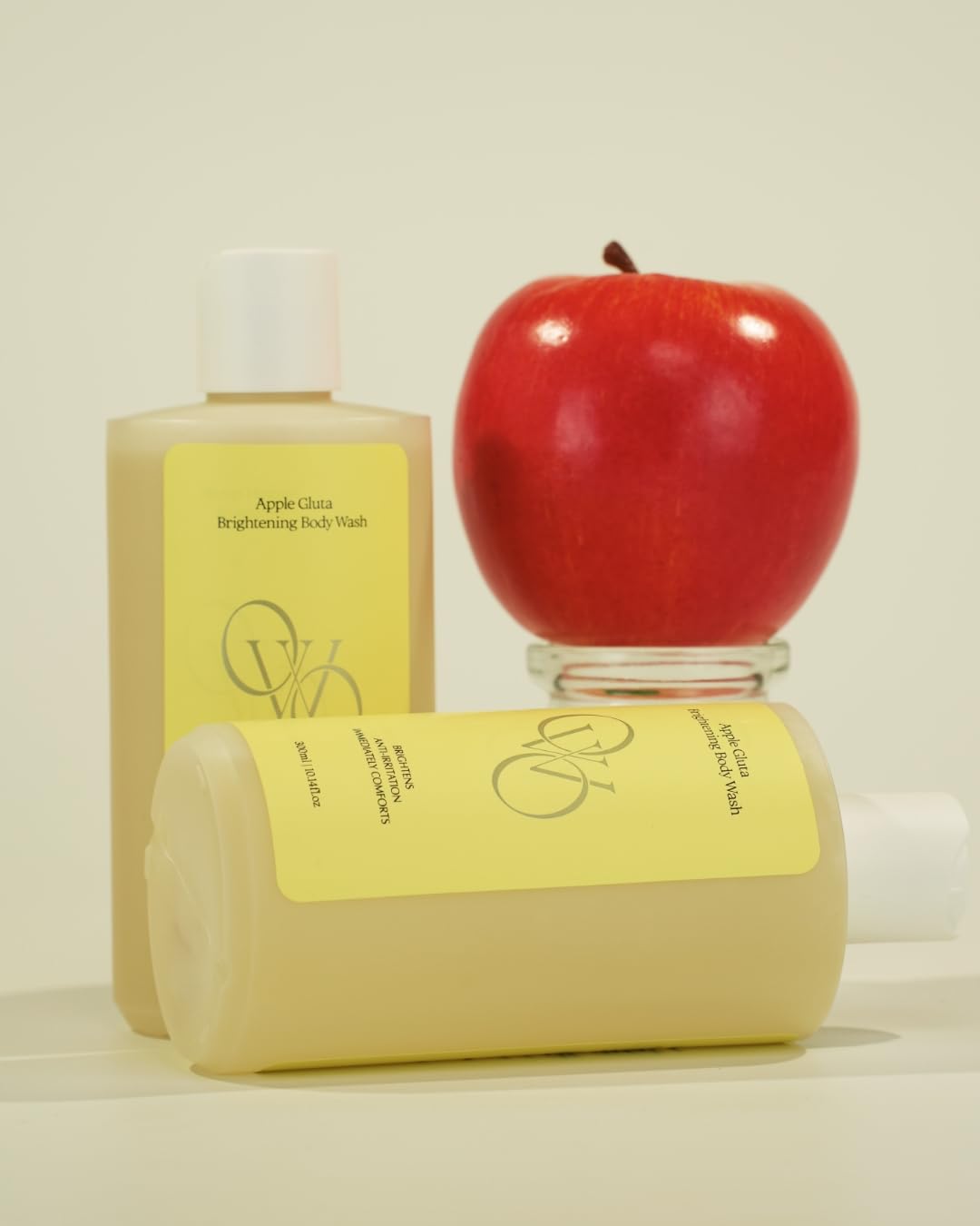 Apple Gluta Brightening Body Wash 300ml (10.14 fl oz) - Skin Whitening & Moisturizing Shower Gel with Glutathione for Even Skin Tone - Perfect for Daily Use, Spa & Skincare Routine