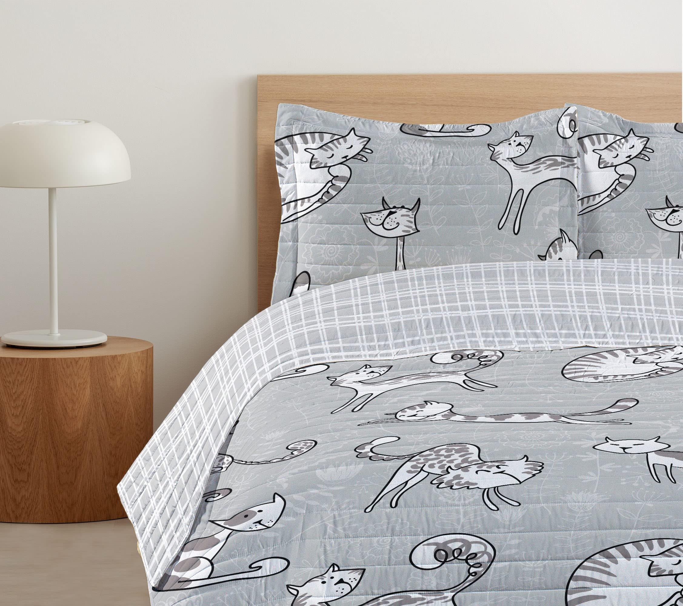 Ambesonne Grey Reversible King Size Bedspread Set with Cats & Floral Print - Microfiber Comforter & Pillow Shams - White & Dimgray - Perfect for Cat Lovers' Bedroom Decor & Cozy Home Styling