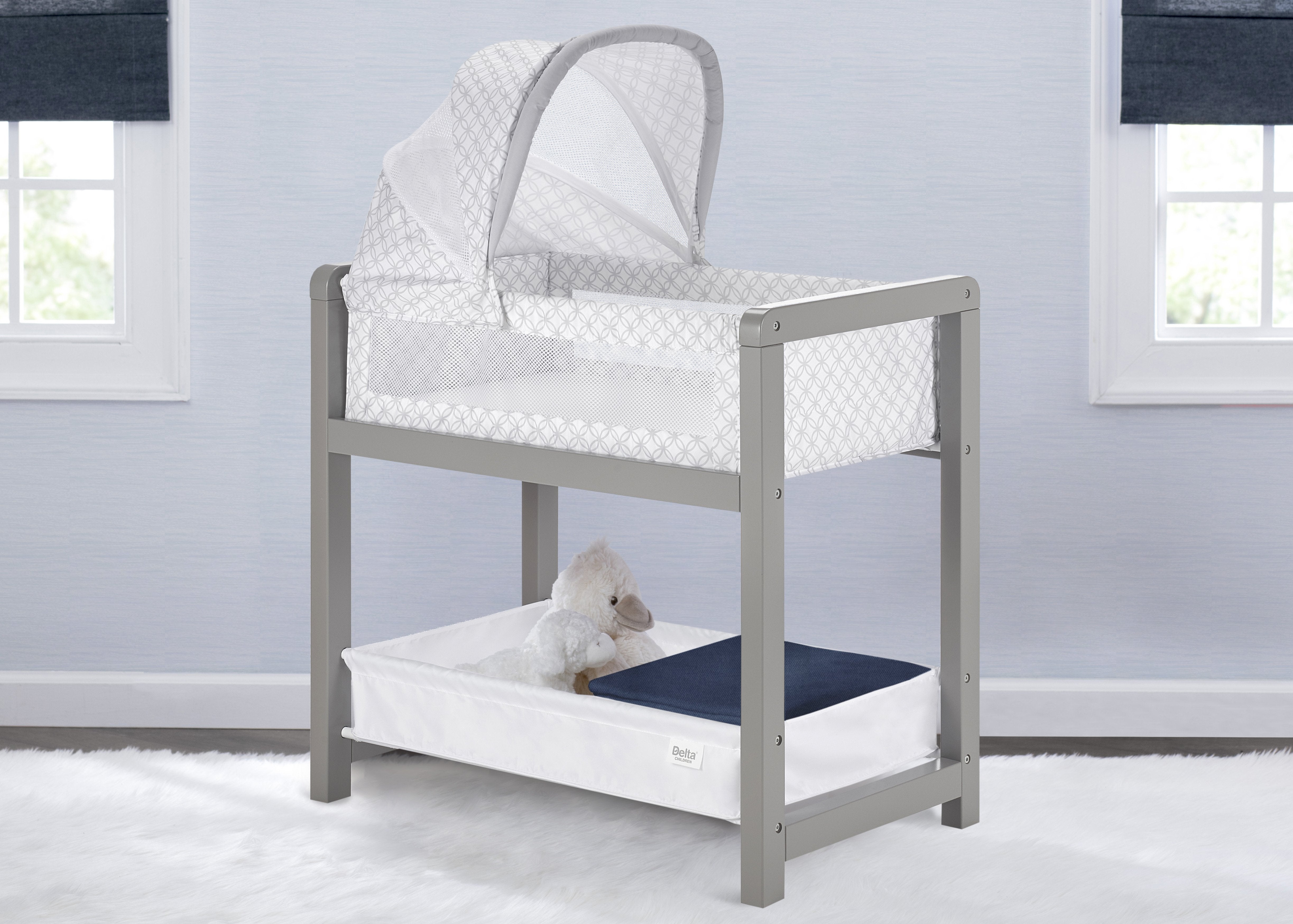 Premium Classic Wooden Bedside Bassinet Sleeper for Newborns - Safe & Stylish Nursery Crib for Co-Sleeping & Breastfeeding Convenience