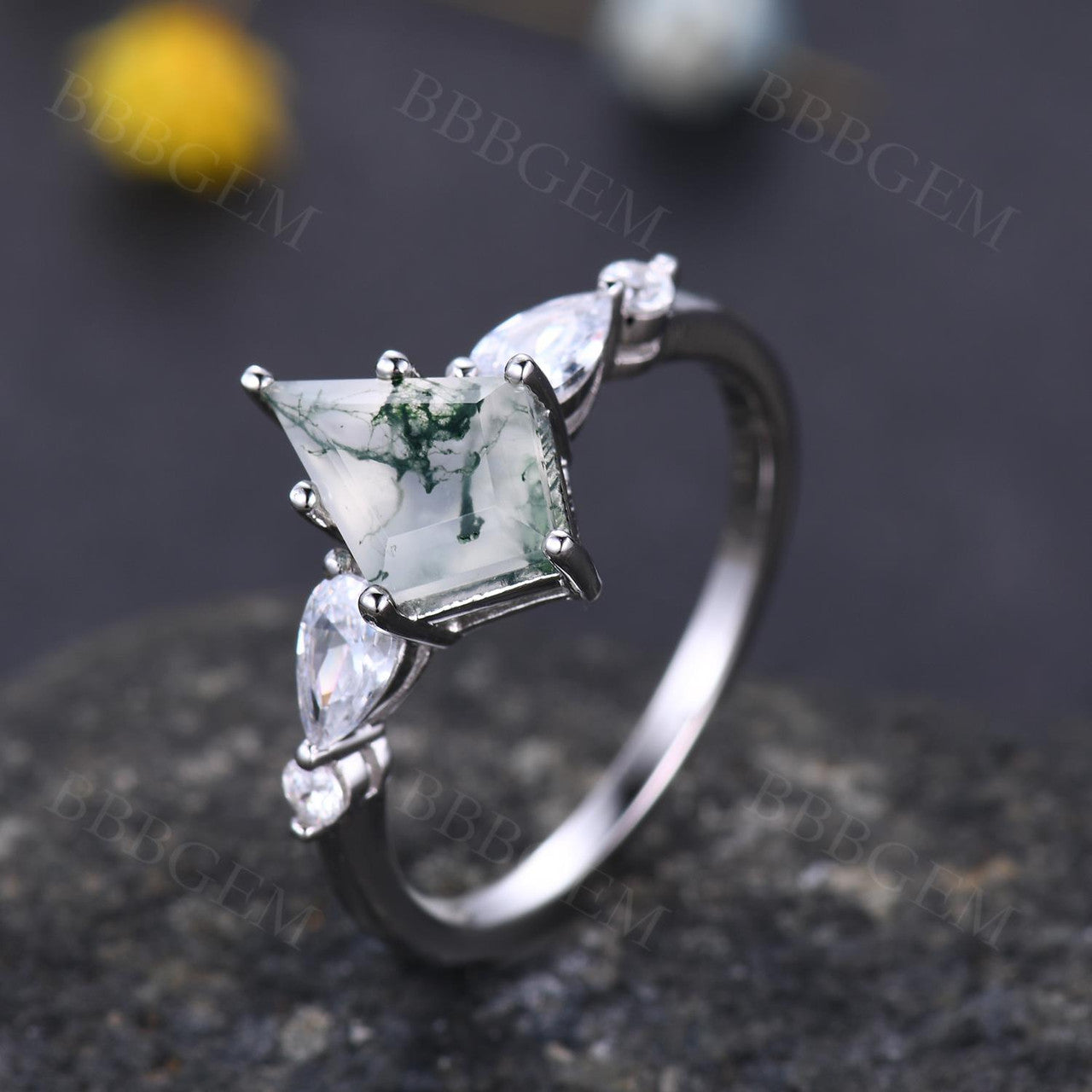 Vintage Green Moss Agate Engagement Ring for Women - Elegant Kite Step Cut Gemstone Jewelry - Perfect for Proposals, Anniversaries & Special Occasions