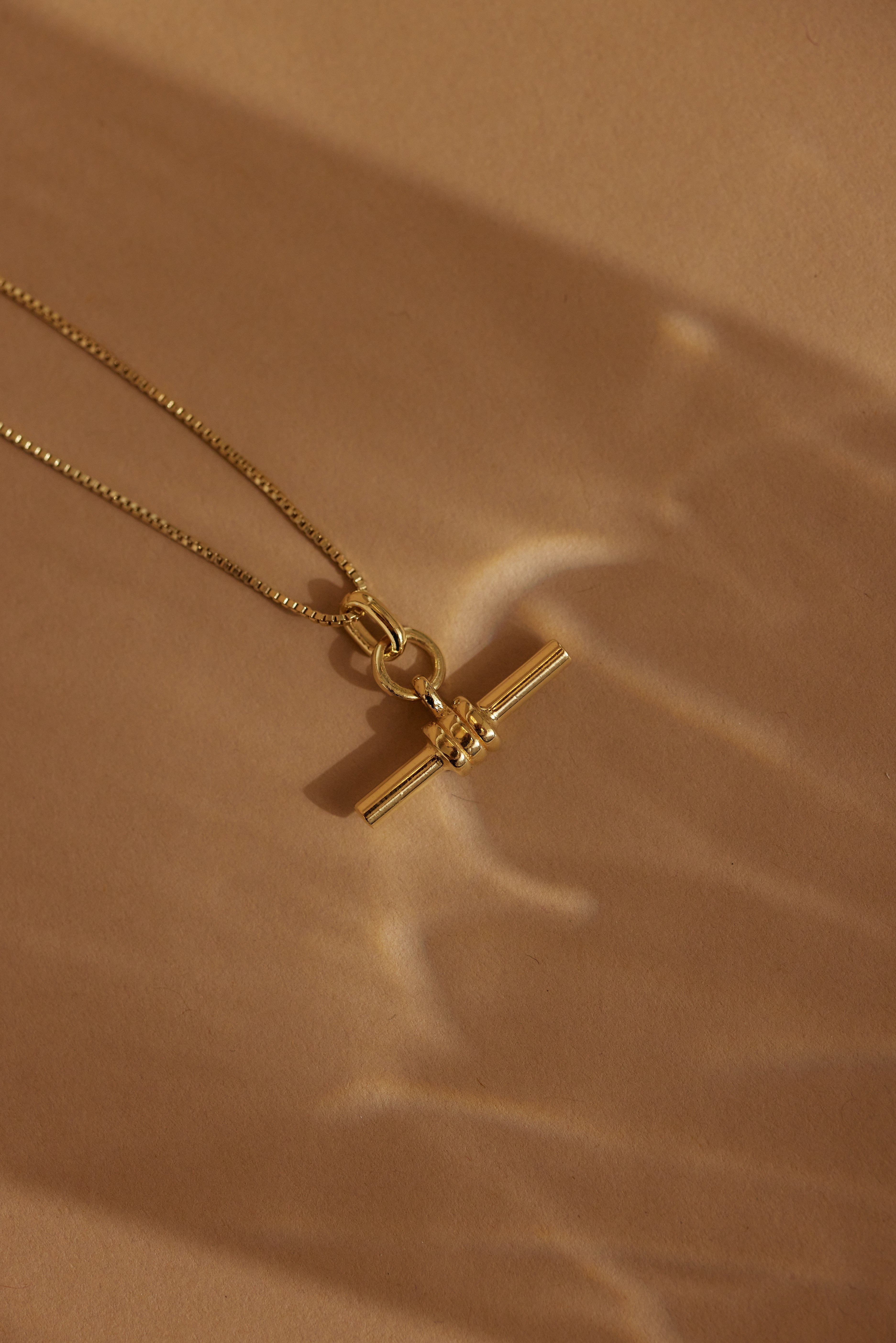 Men's Gold FOB Necklace - Elegant & Stylish Keychain Pendant for Formal Events, Gifts & Everyday Wear