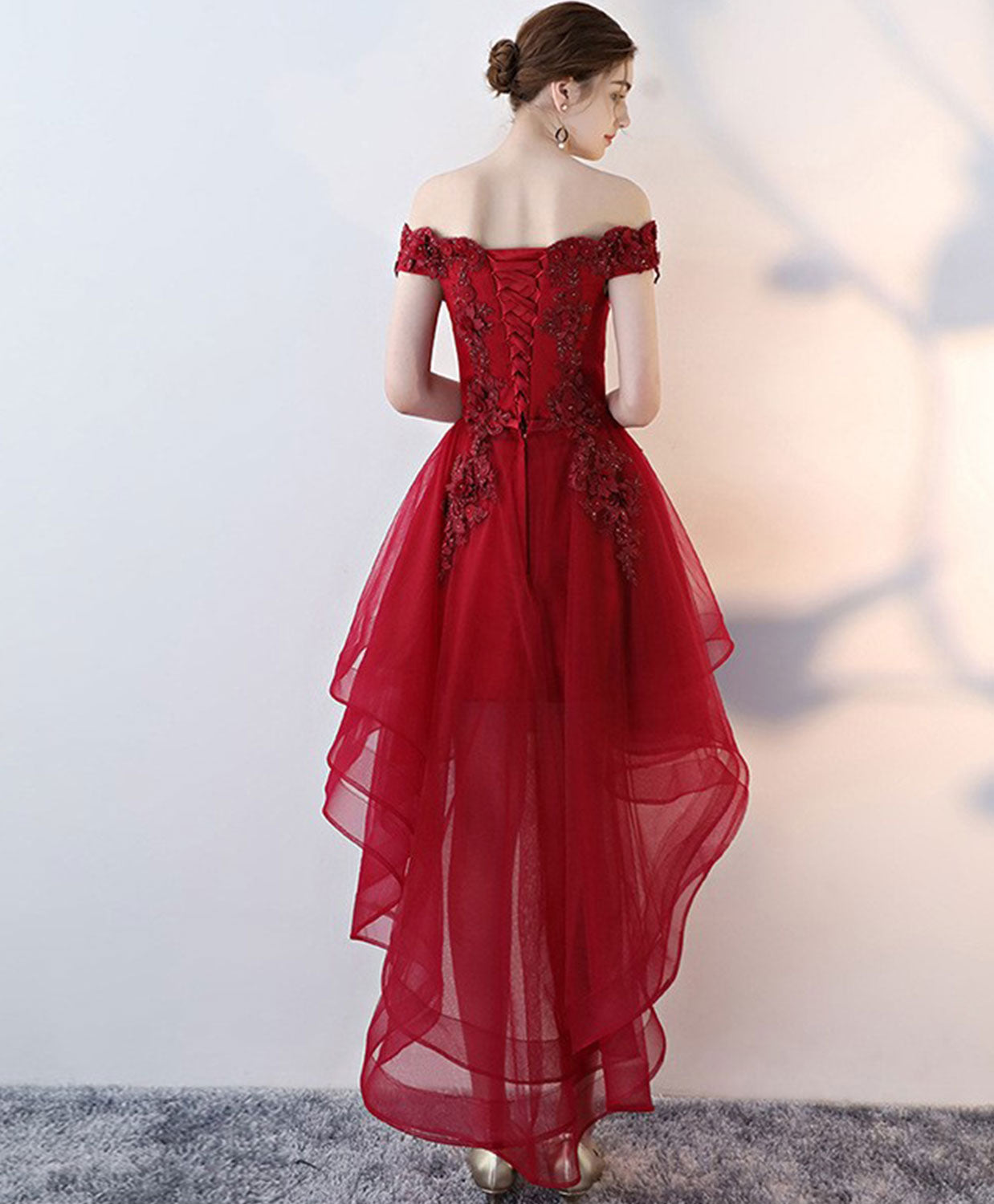 Elegant Burgundy High-Low Tulle Lace Prom Dress with Long Train - Formal Evening Gown for Homecoming, Quinceañera & Special Occasions