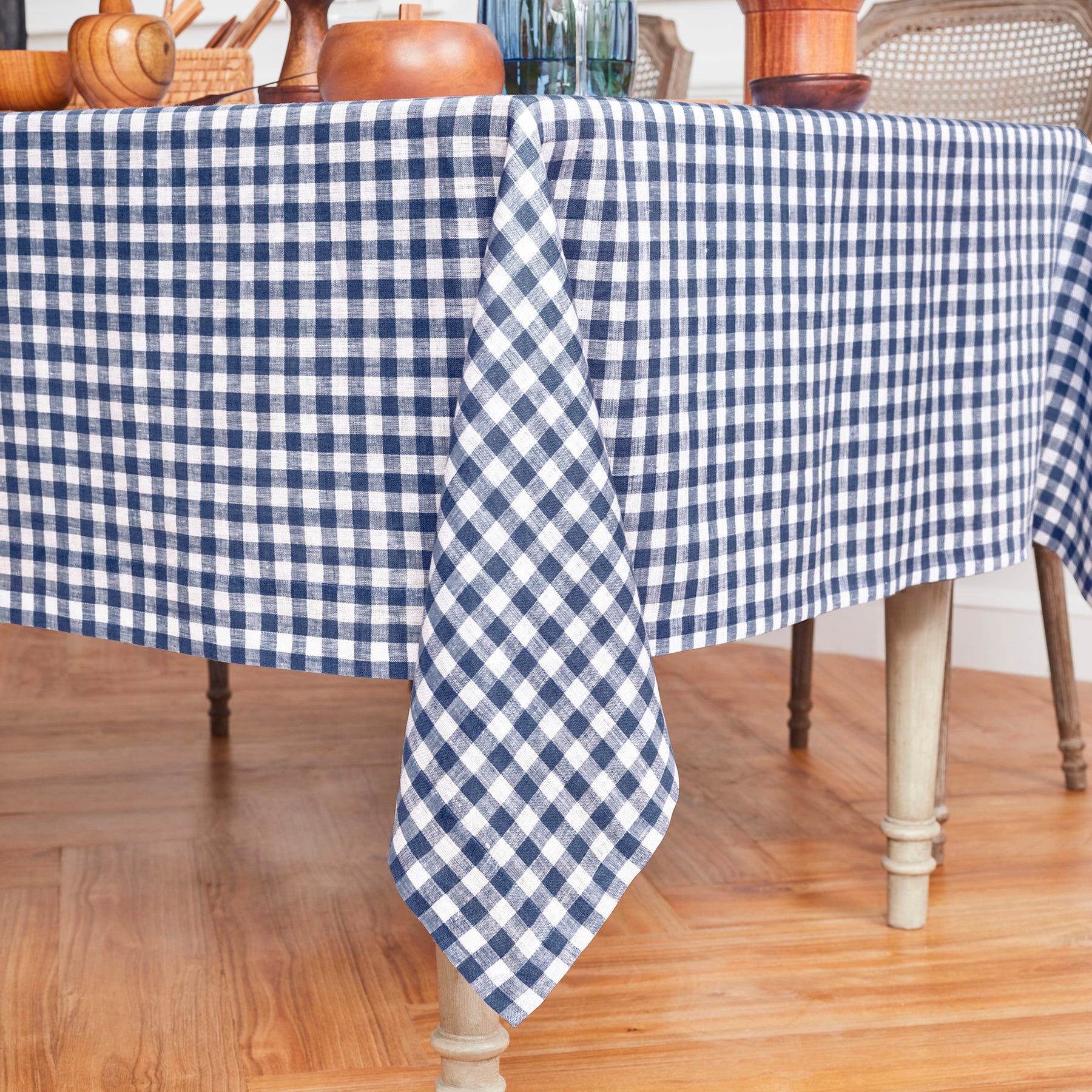 Stylish Red and White Checkered Gingham Tablecloth - Perfect for Picnics, BBQs, and Outdoor Dining