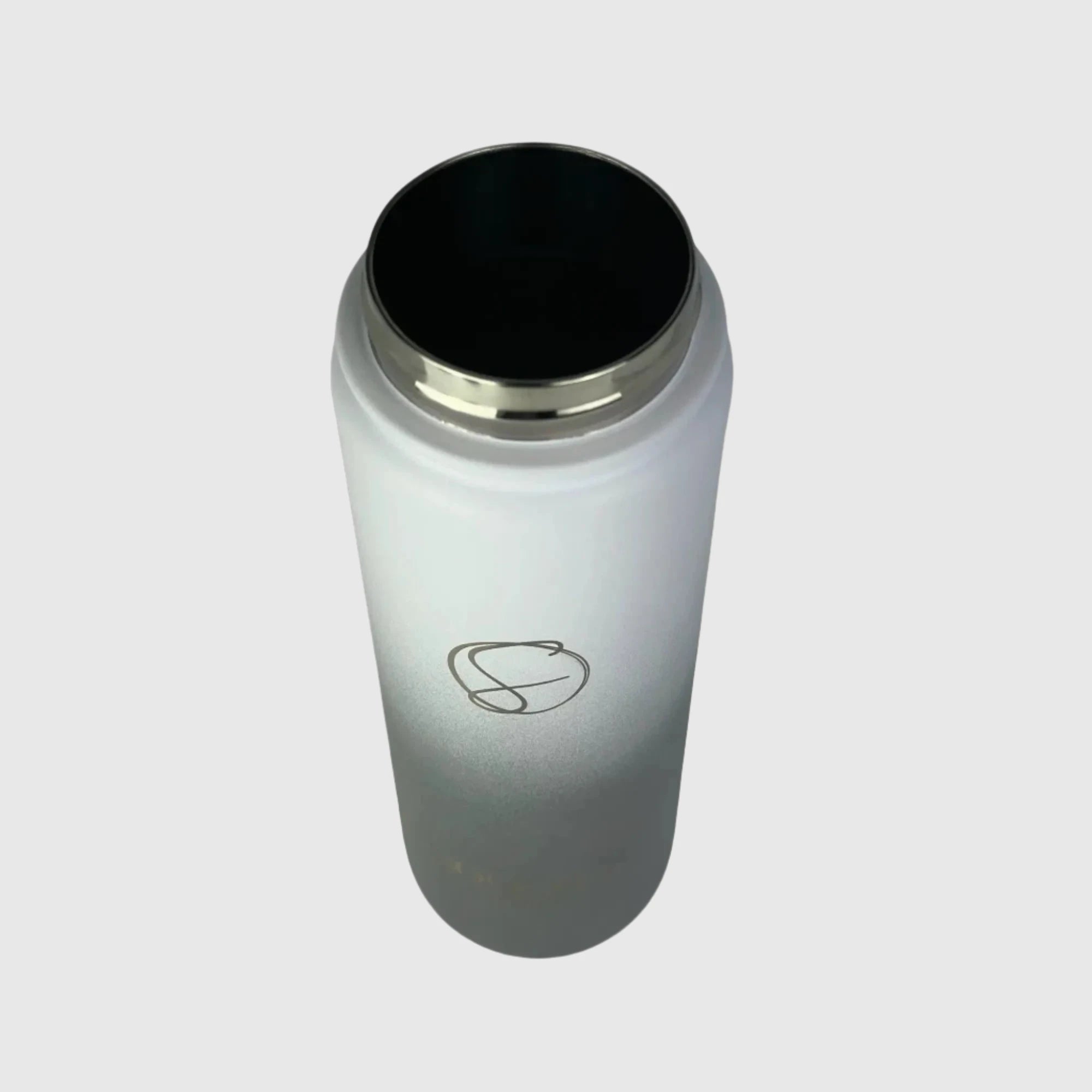 Premium Misty Grey Insulated Stainless Steel Water Bottle 650ml (22oz) - Keeps Drinks Hot/Cold for 24 Hours - Perfect for Hiking, Gym & Outdoor Activities