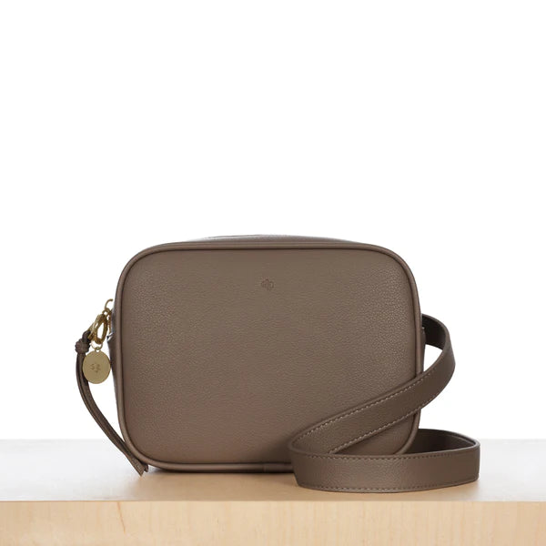 Trendy Belt Bag in Ash Gray - Stylish and Functional Waist Pack for Travel, Hiking, and Everyday Use
