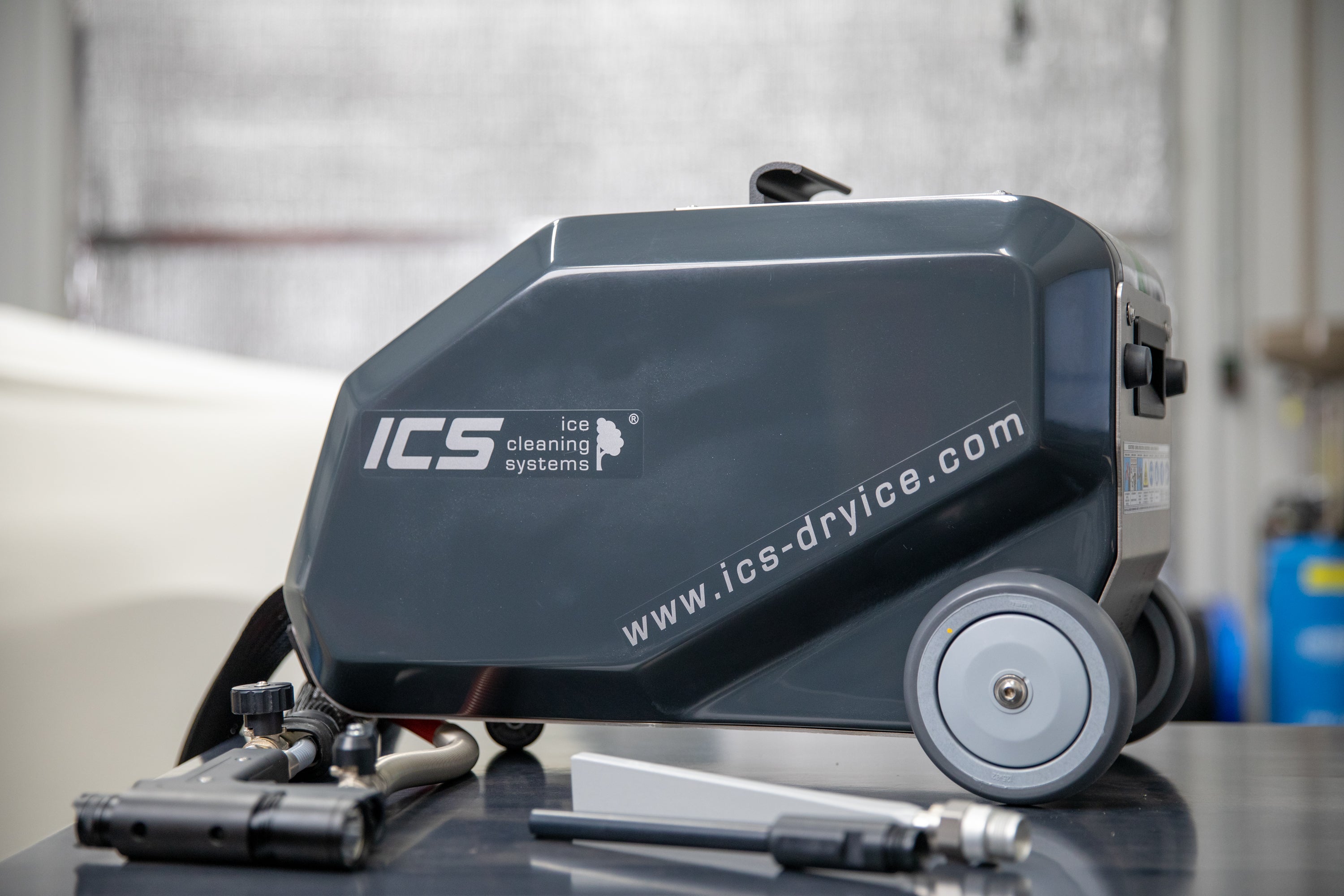 ICS IC 022 Evo Dry Ice Blasting Machine - Professional Industrial Cleaning Equipment for Automotive, Food Processing & Mold Removal