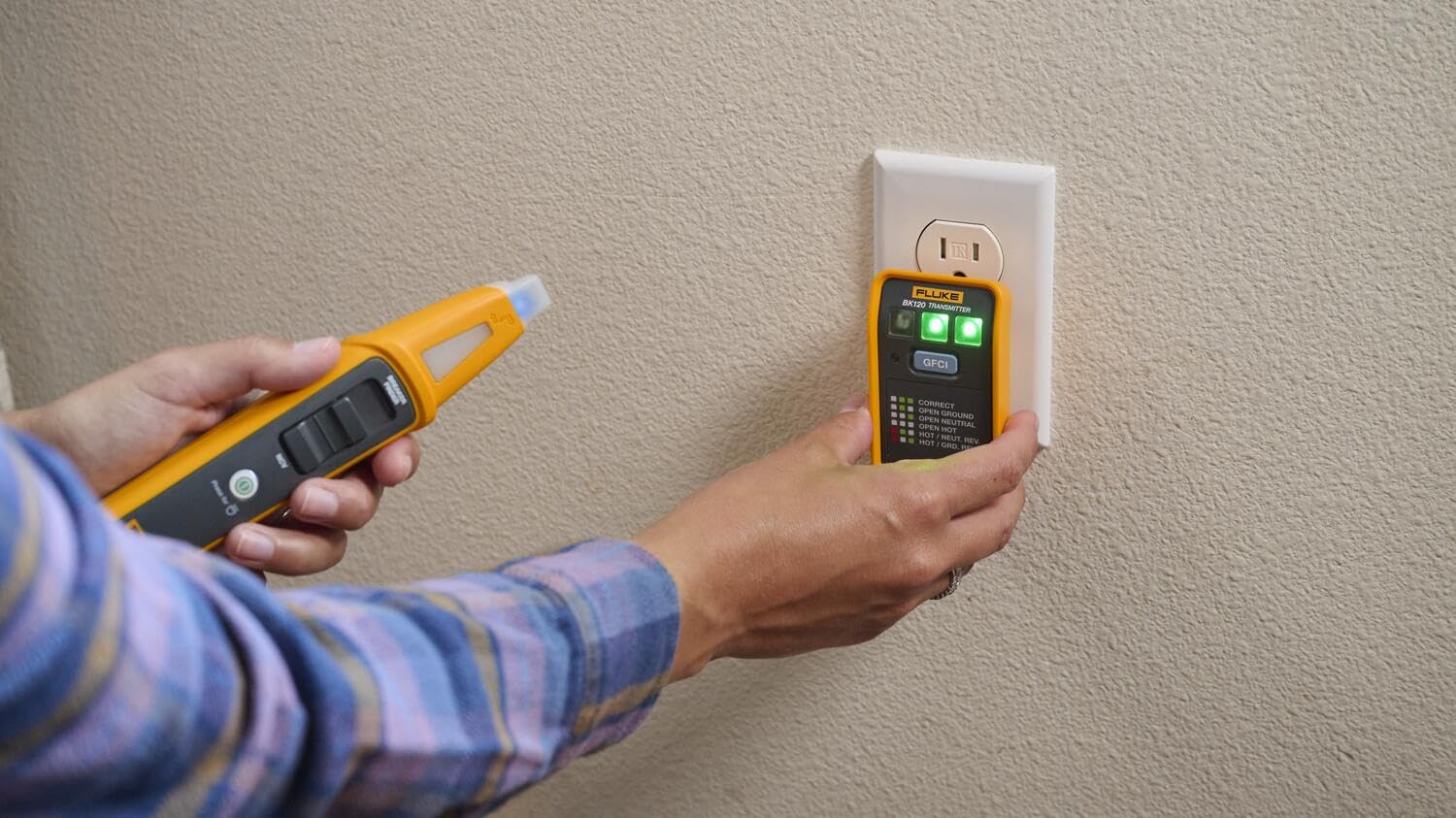 Fluke BK120 SmartTrace Breaker Finder & Socket Tester - Professional Electrical Circuit Tracer for Home & Commercial Use - Perfect for Electricians, DIY Projects & Electrical Maintenance