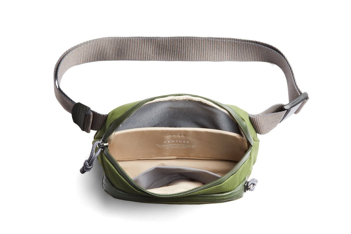 Bellroy Venture Hip Pack 1.5L - Water-Resistant Waist Bag for Travel, Hiking & Everyday Use - Compact Crossbody Fanny Pack with Adjustable Strap (Black)
