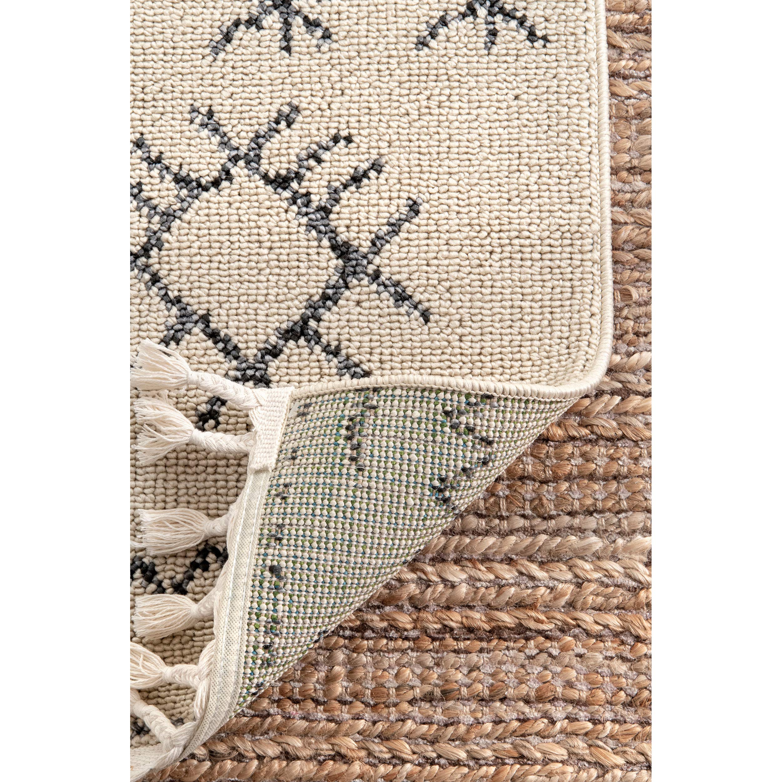 nuLOOM Camille Tribal Tassel Area Rug 4' x 6' Ivory - Boho Chic Living Room Decor, Bedroom Accent Rug for Cozy Home