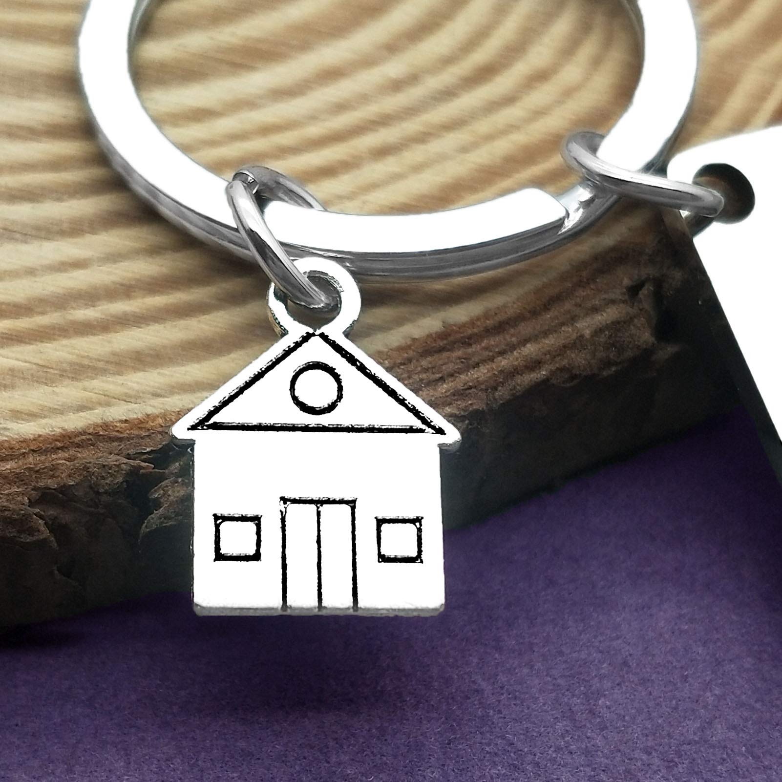 Vadaka New Home Keychain - Funny Housewarming Gift for Homeowners, Realtor Closing Present, Christmas Keyring Jewelry - Perfect for Housewarming Parties, Realtor Gifts & New Home Celebrations