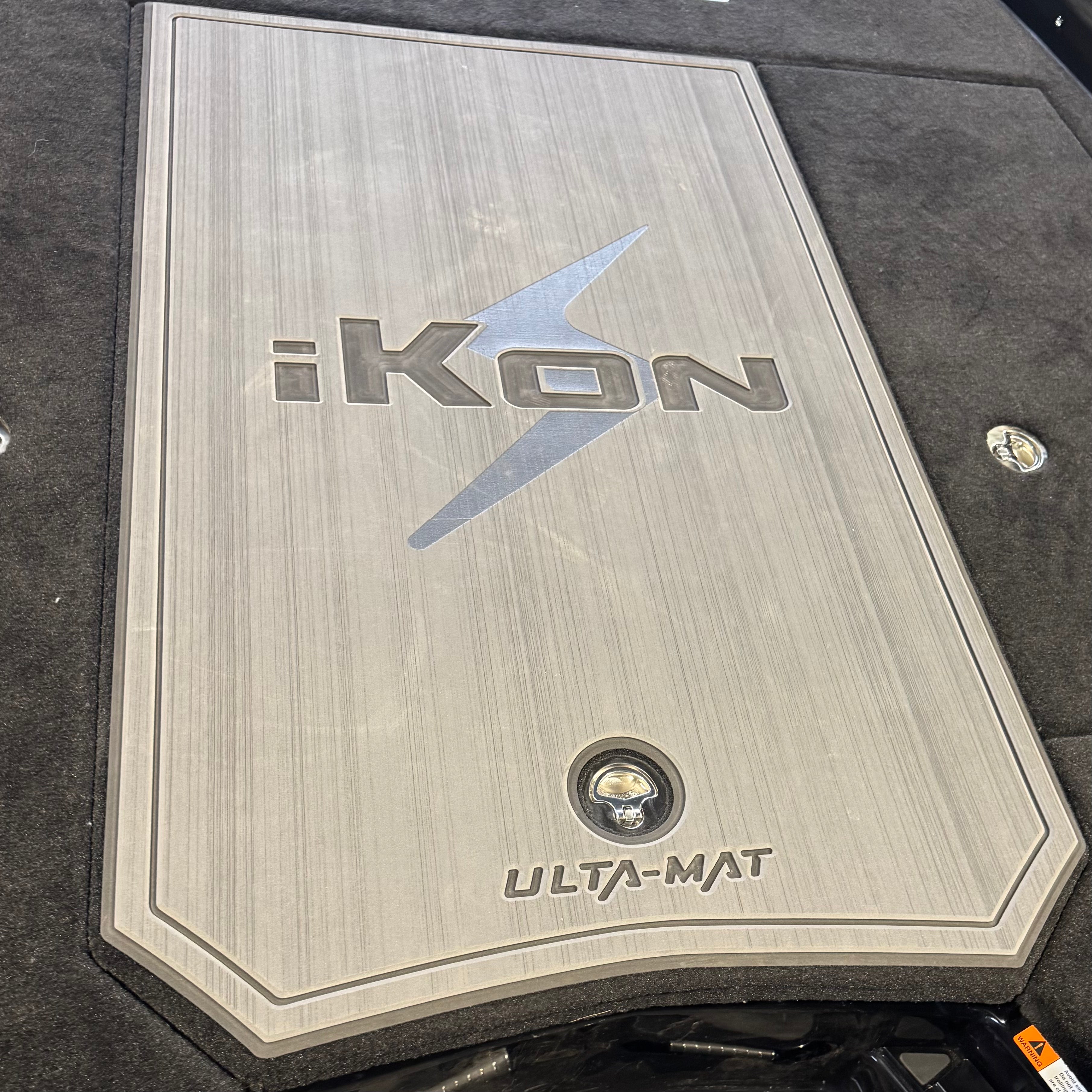 iKon LX/VLX Ulta Mat Center Lid Pad - Non-Slip Grip for Smooth Shaving - Perfect for Barbers & Home Grooming