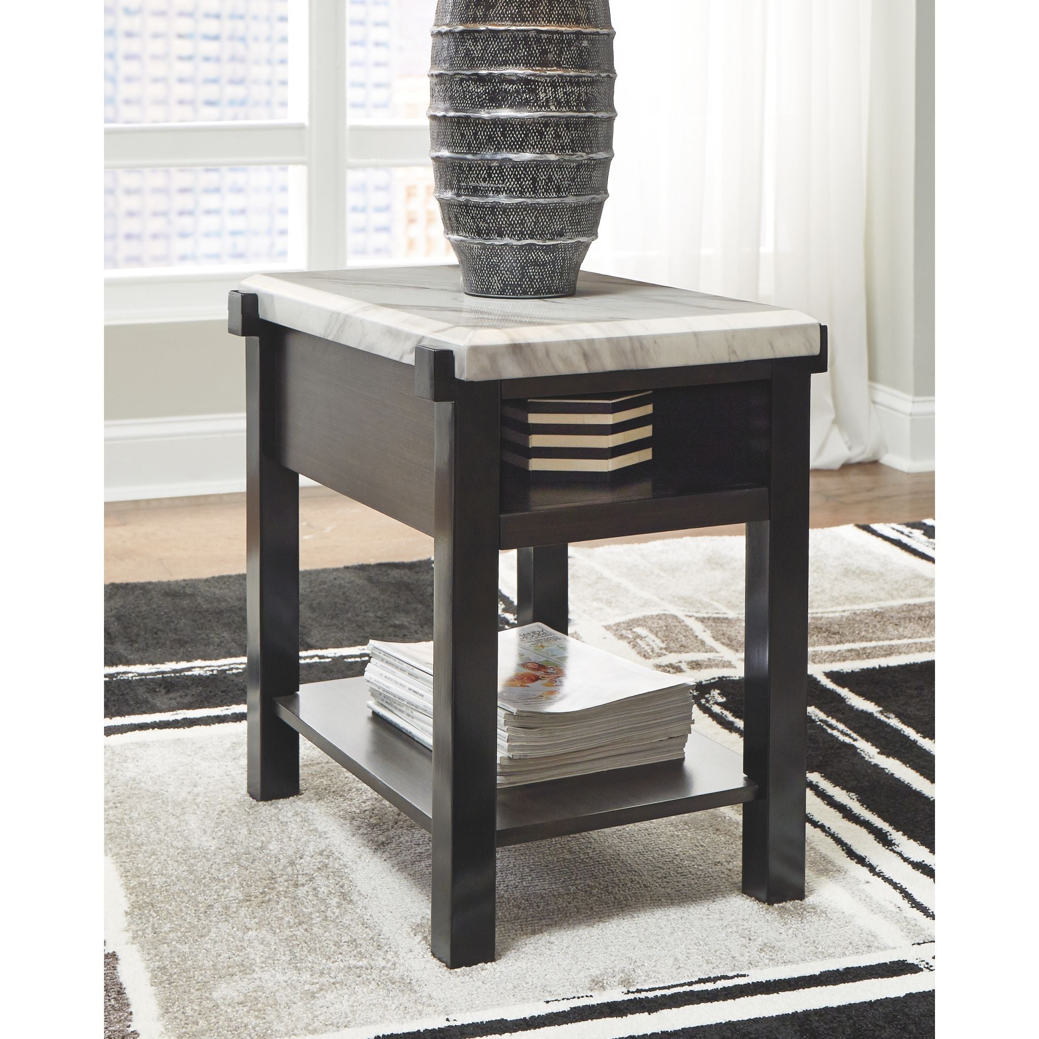 Ashfair Chair Side End Table - Dark Brown/White Accent Table for Living Room, Bedroom, or Office - Perfect for Holding Lamps, Books, and Drinks