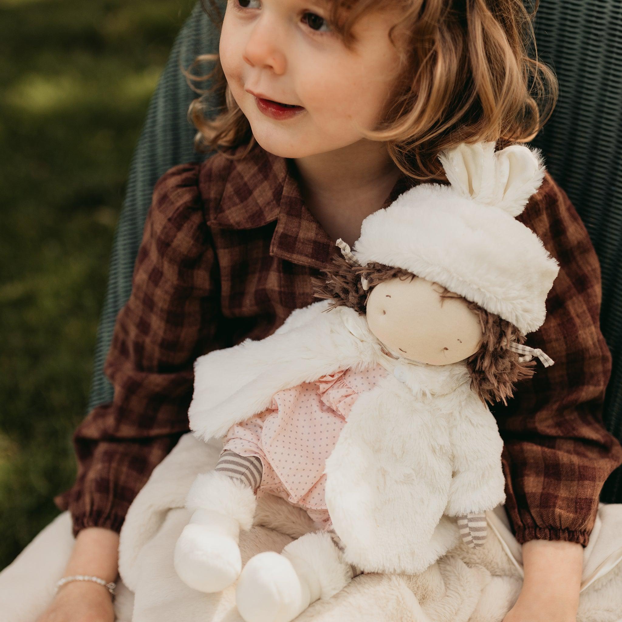 Glad Dreams Elsie Doll - Soft Plush Baby Doll for Kids, Perfect for Cuddling, Gift for Girls & Toddlers | Ideal for Playtime, Nursery Decor & Birthday Presents
