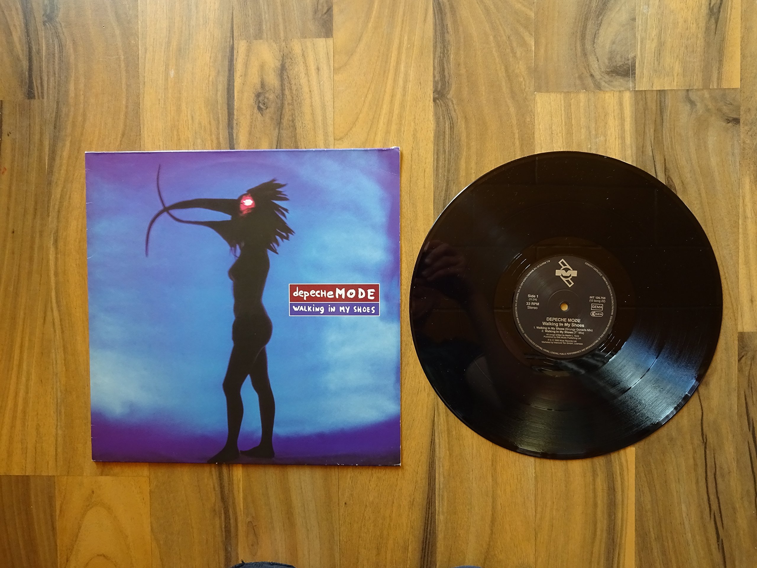 Walking in My Shoes [Vinyl LP Record] - Classic Album for Music Lovers & Vinyl Collectors | Perfect for Home Listening, Gifts & Record Collections