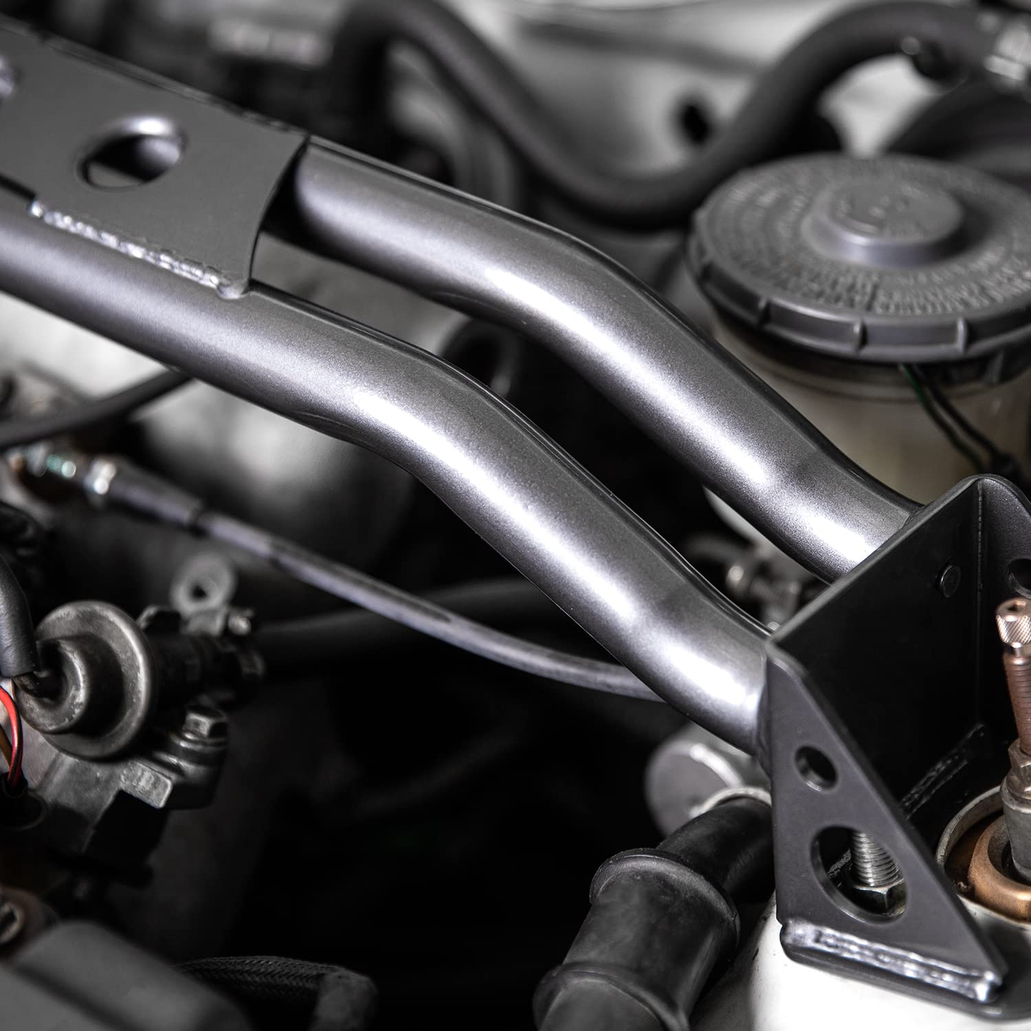 DC Sports Front Strut Bar - Compatible with 1999-2000 Honda Civic Si & 1994-2001 Acura Integra - Improves Handling & Stability for Street Racing & Performance Driving