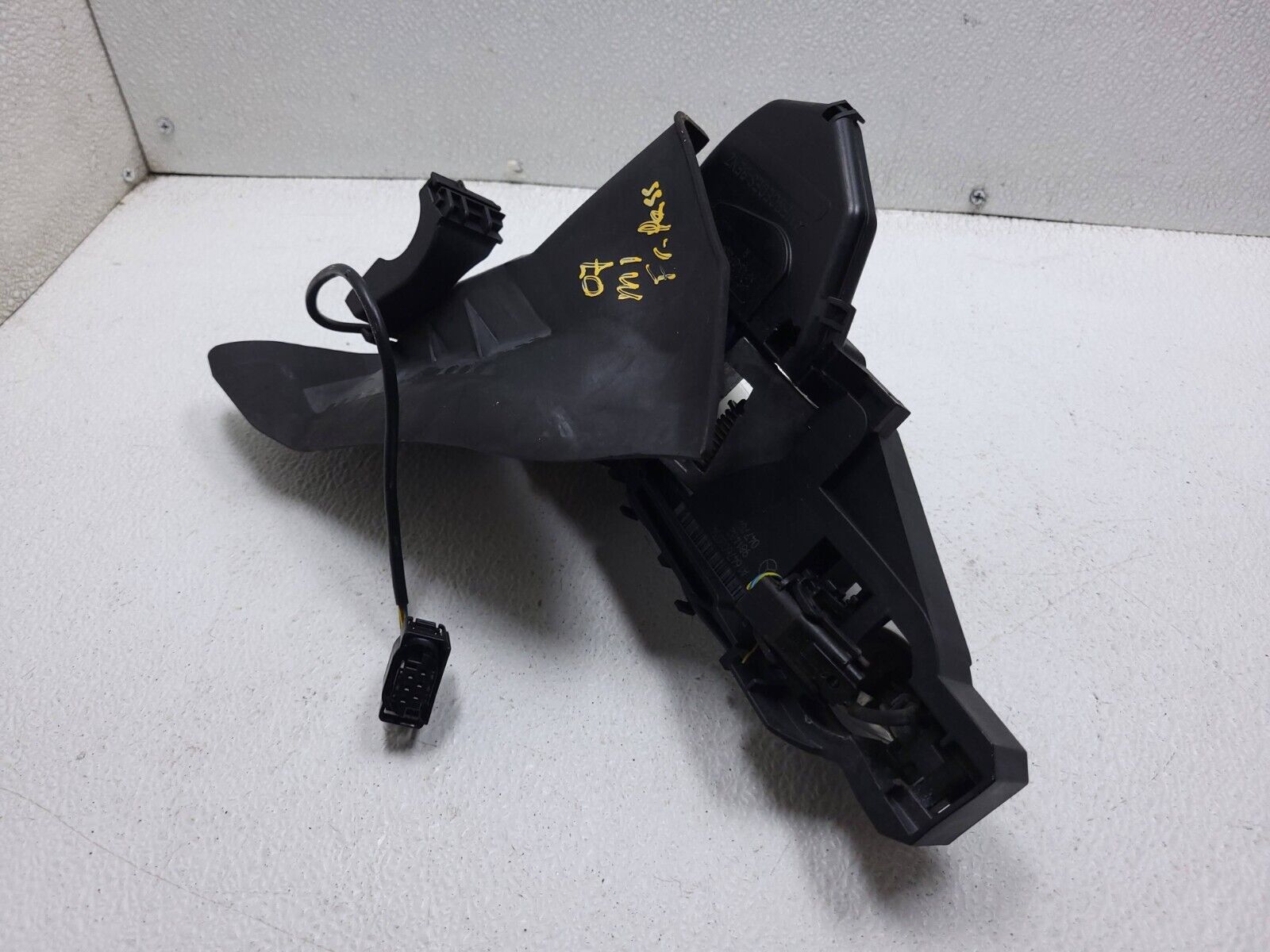 2006-2011 Mercedes ML500 Right Passenger Front Door Exterior Handle OEM Replacement - Perfect for Car Repair & Restoration Projects