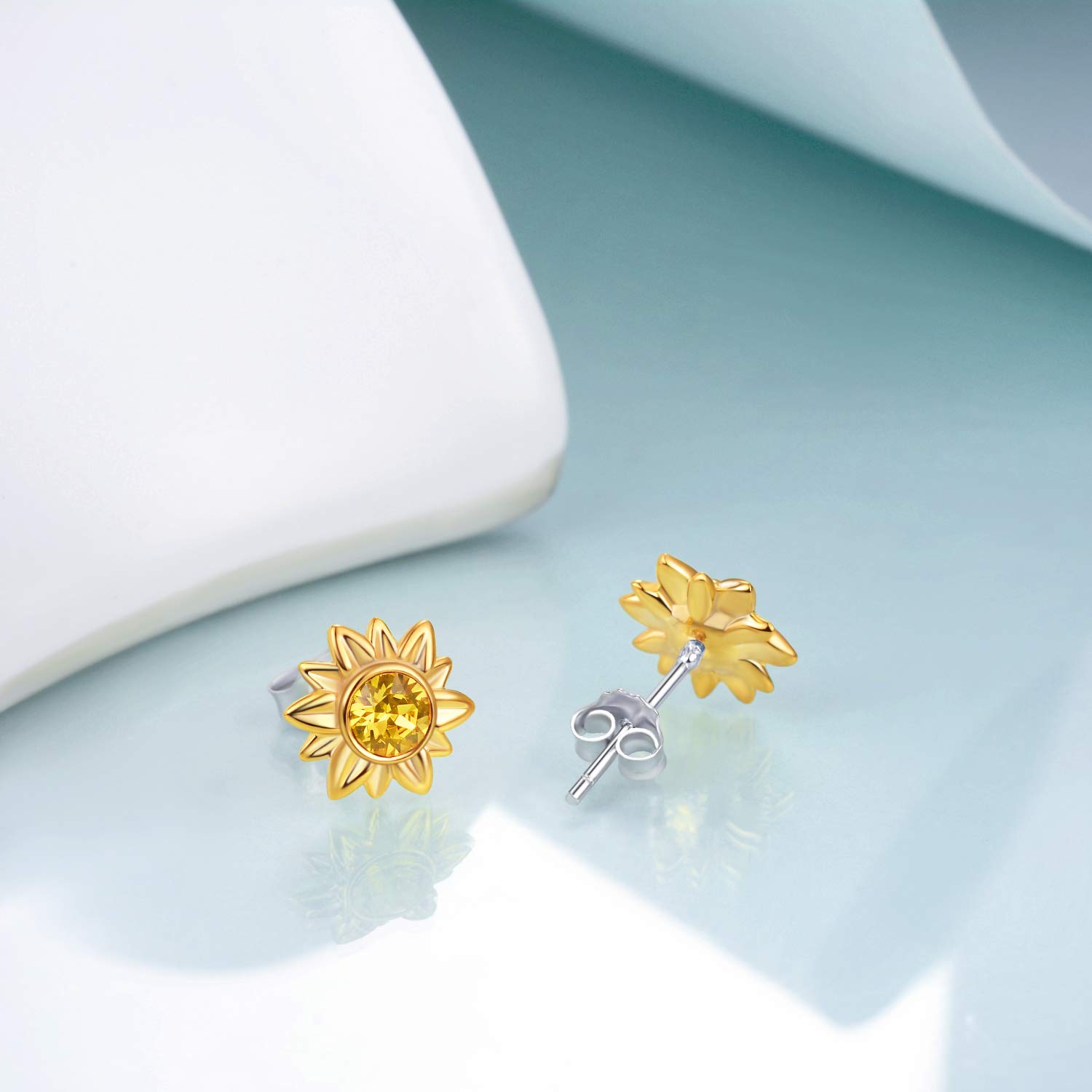 AOBOCO Sterling Silver Flower Stud Earrings with Sparkling Crystals | Elegant Jewelry Gift for Women, Mom, Wife | Perfect for Birthday, Christmas, Anniversary & Special Occasions