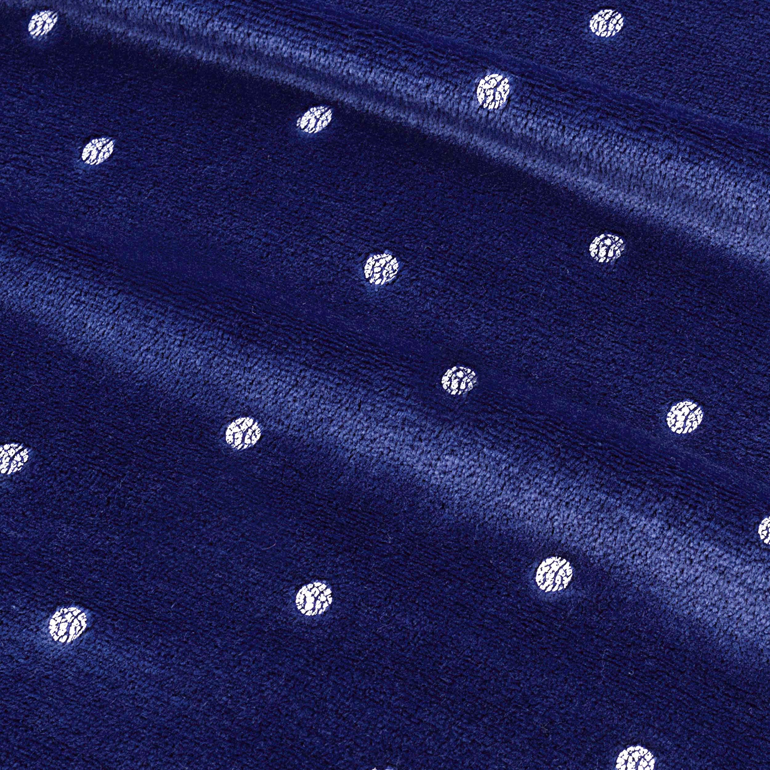 Cozy Fleece Plush Blanket - Medium Weight, Ultra Soft & Fluffy for Home Decor - Perfect for Sofa, Bed, and Winter Warmth
