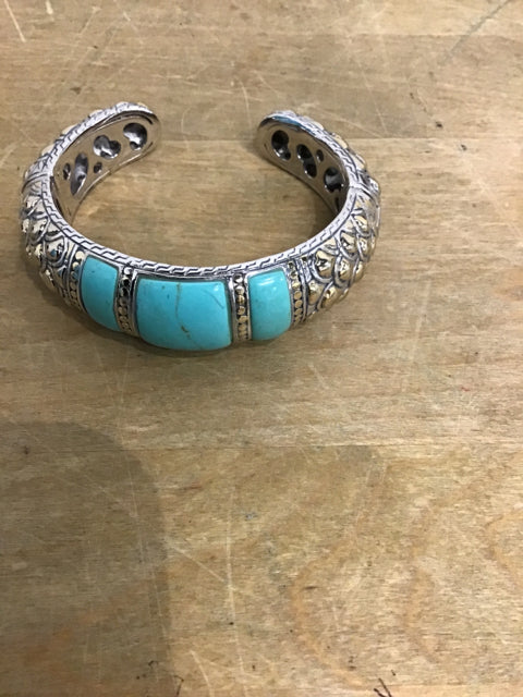 Stylish Faux Gold, Silver & Turquoise Stone Bracelet for Women - Boho Chic Jewelry for Parties, Weddings & Everyday Wear
