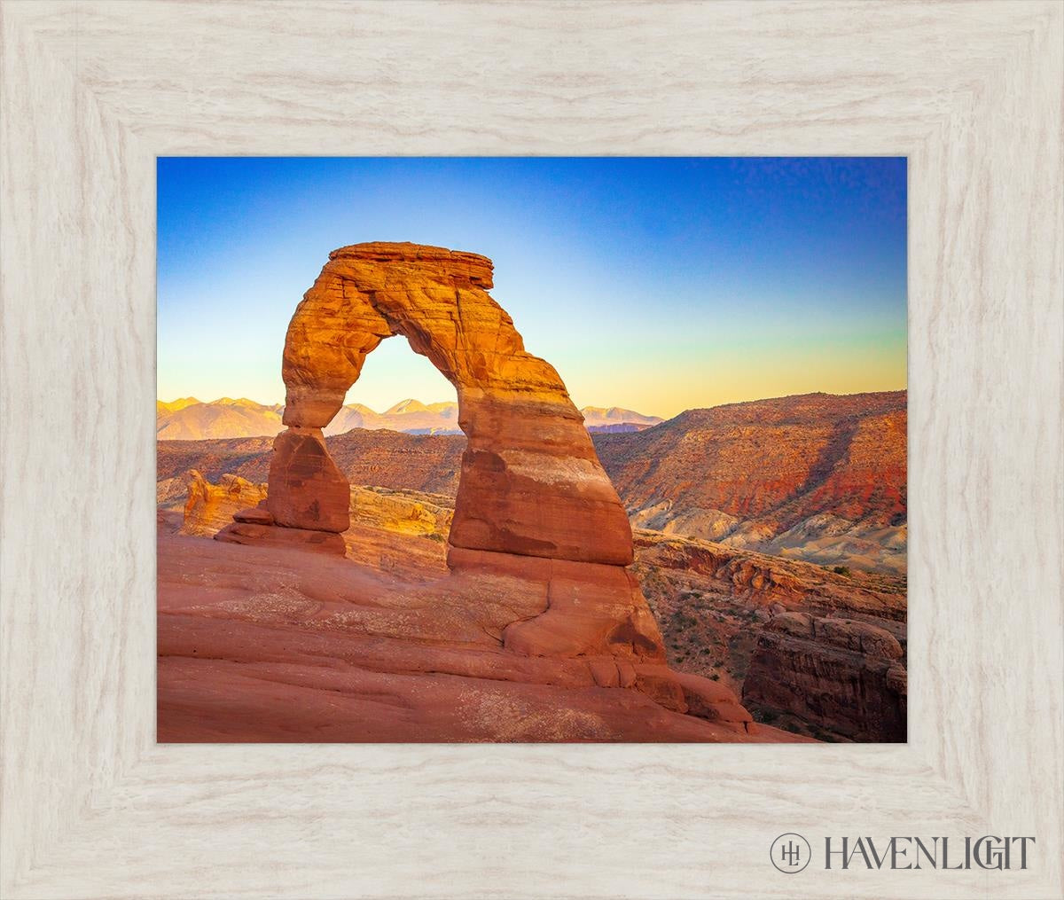 Delicate Arch Utah - Stunning Natural Sandstone Formation for Hiking & Photography | Perfect for Outdoor Adventures & Travel Souvenirs