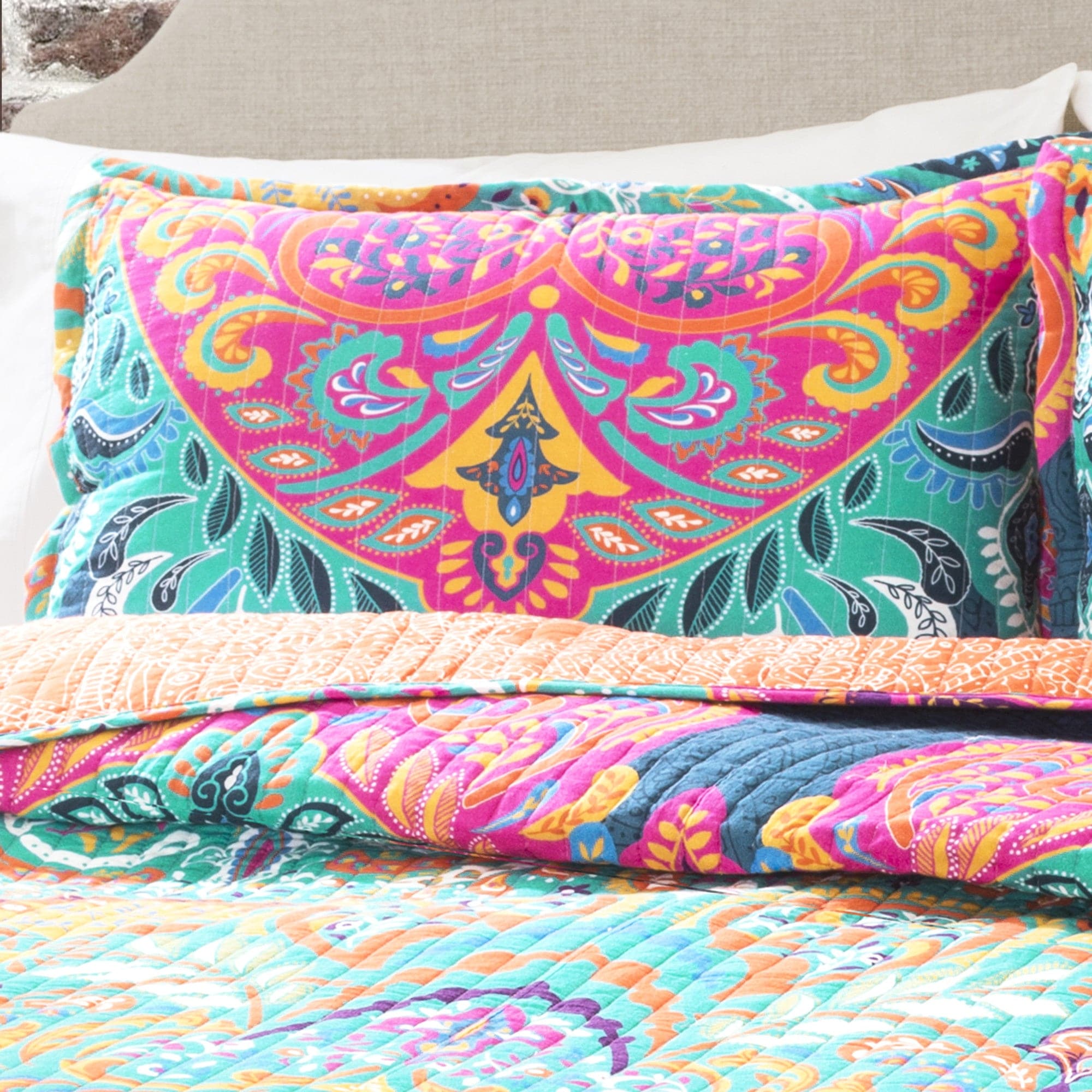 Boho Chic Quilt 3 Piece Set - Queen Size Bedspread with Matching Pillow Shams, Lightweight Cotton Coverlet for Bohemian Style Bedroom Decor - Perfect for Master Bedroom, Guest Room & Dorm Room