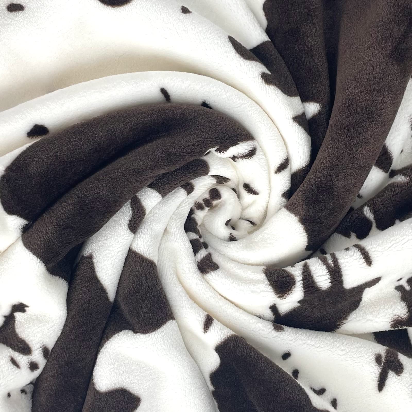 Soft & Warm Cow Print Fleece Blanket - Twin Size 60x80 Inch Cozy Flannel Throw for Bed, Couch & Sofa | Lightweight Fuzzy Blanket Gift for Valentine's Day, Mother's Day & Father's Day | Perfect for Home Decor, Snuggling & Winter Warmth