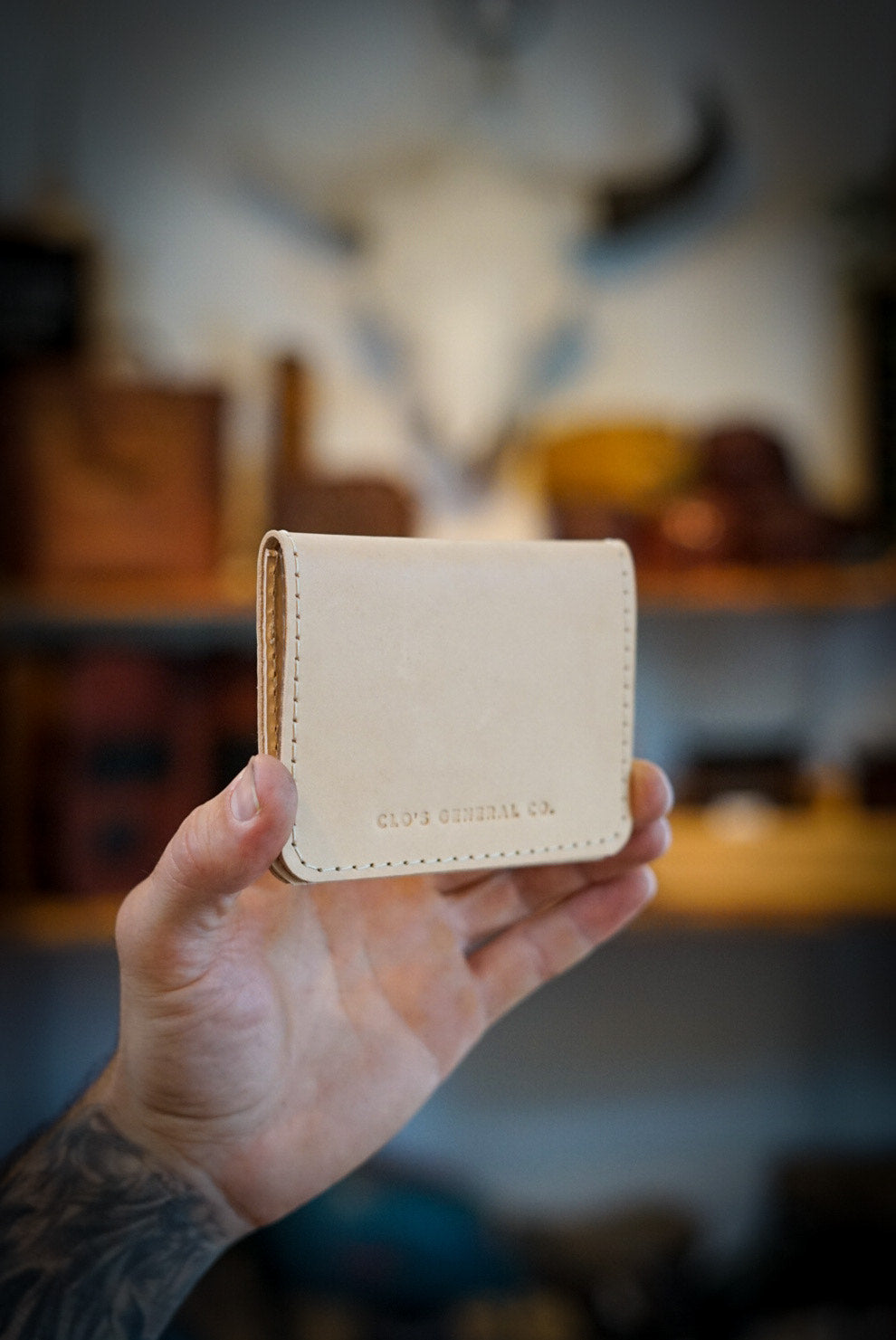 Minimalist Leather Wallet for Men - Handcrafted Vegetable-Tanned Motor Bifold Wallet - Perfect for Everyday Carry, Travel & Gifting