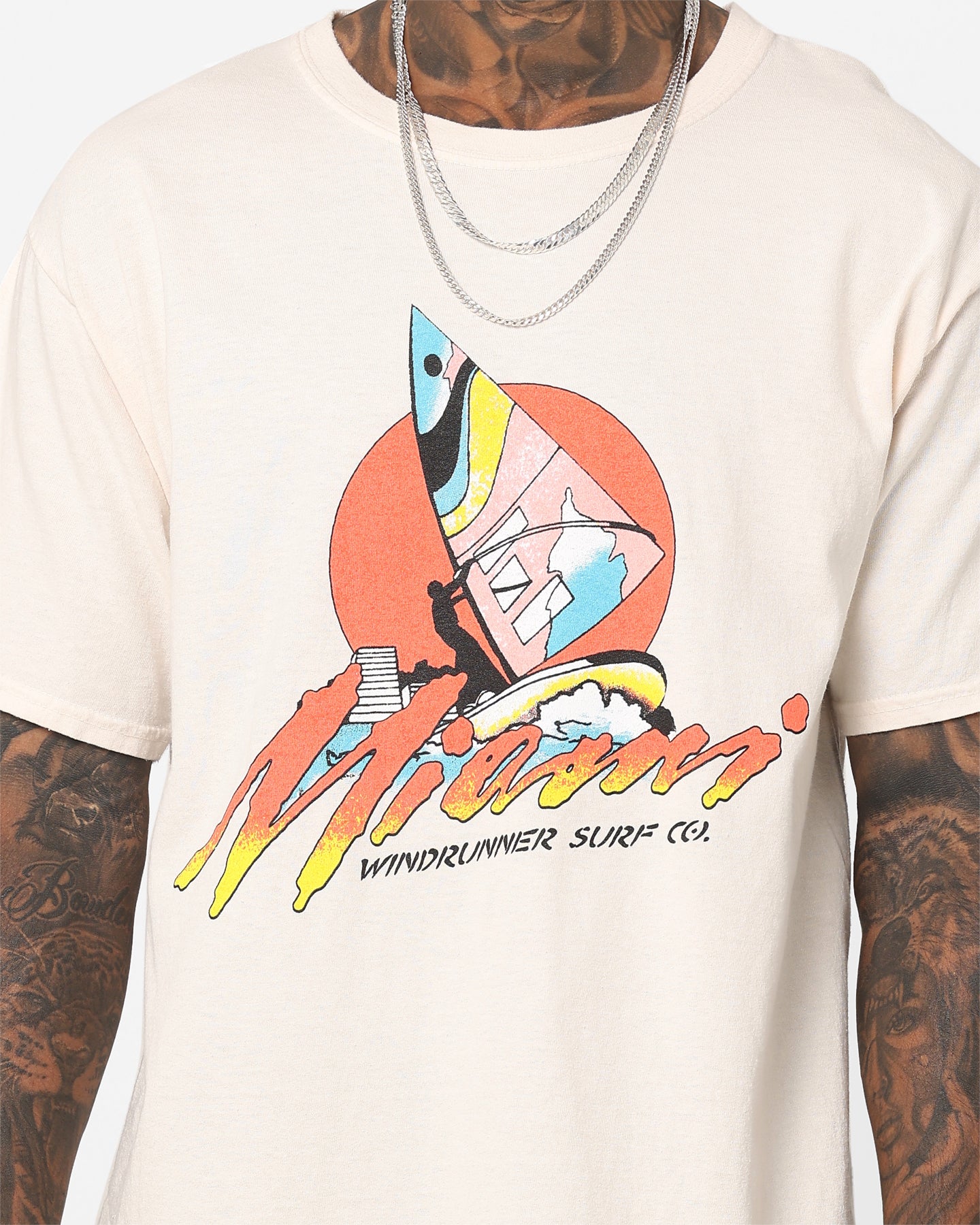 Vintage American Thrift Windrunner T-Shirt - Off White Retro Style | Casual Wear & Street Fashion Outfit