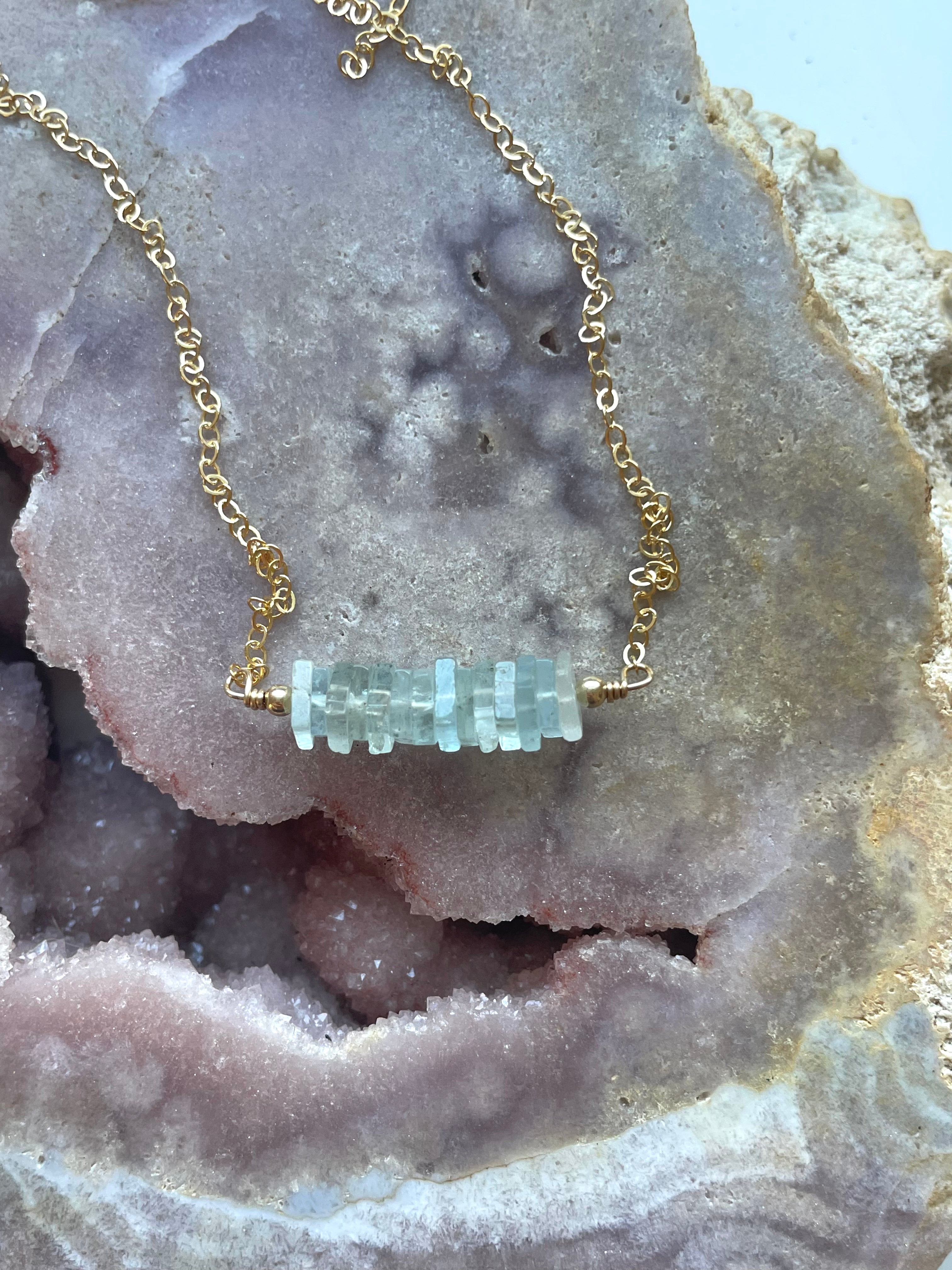 Natural Aquamarine Gemstone Bracelet for Women - Elegant Healing Crystal Jewelry for Stress Relief & Positive Energy - Perfect for Meditation, Yoga & Everyday Wear
