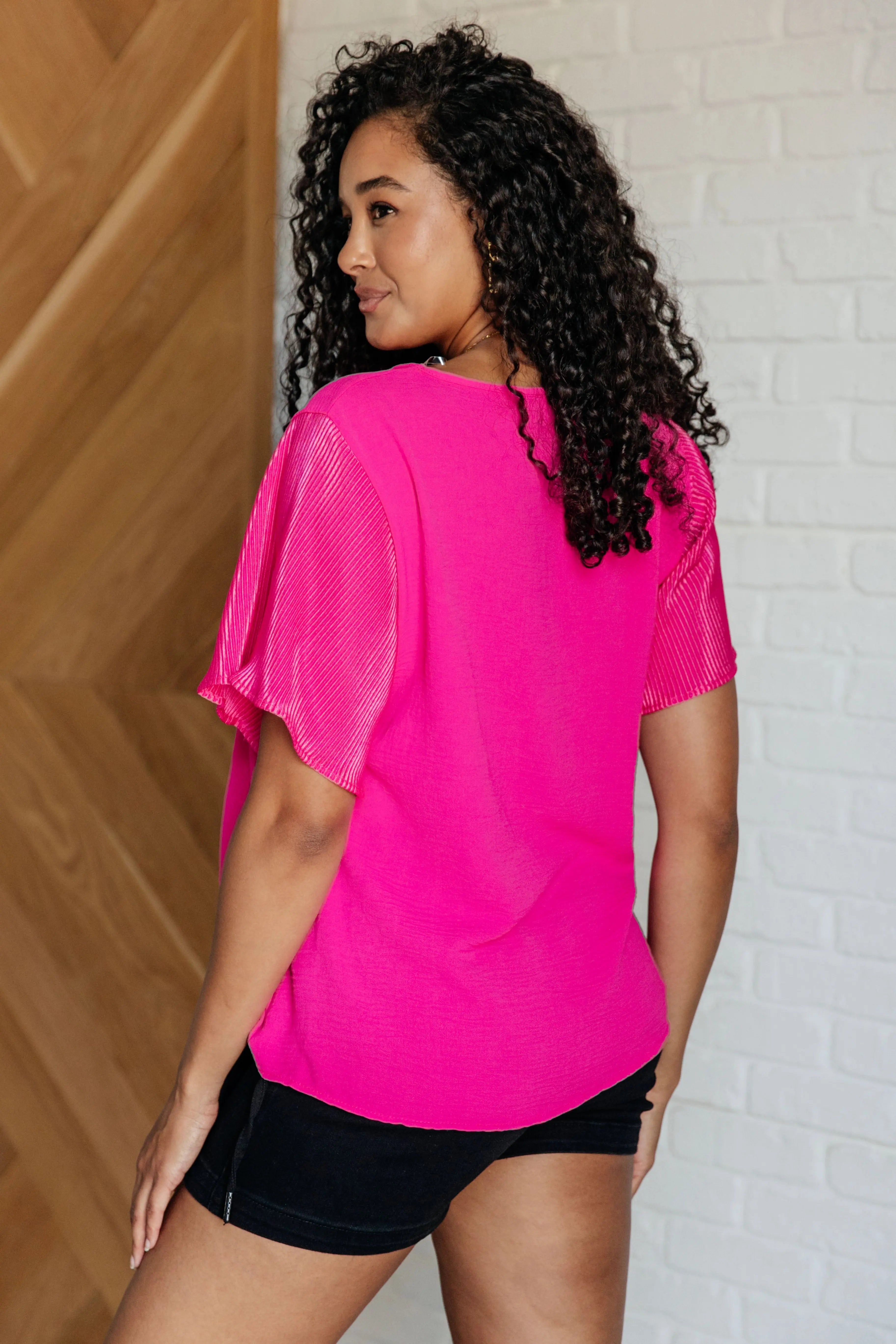 Pink Ruffle Sleeve Blouse for Women - Trendy Floral Print Summer Tops - Perfect for Date Nights & Beach Vacations
